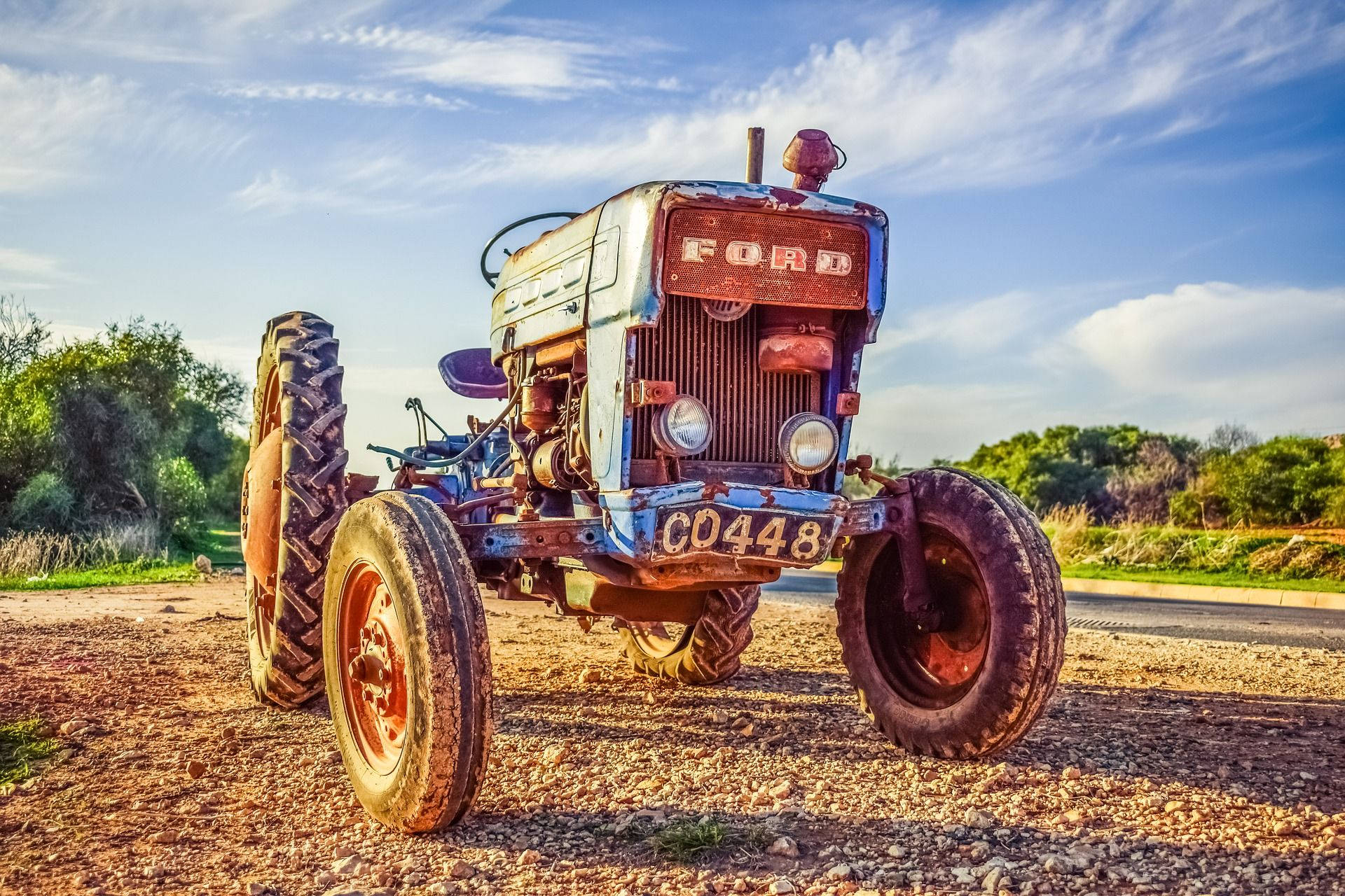 Ford, Oldtimer-Traktor, Rost, Feldweg, HDR, Full HD, Desktop-Hintergrund für Windows