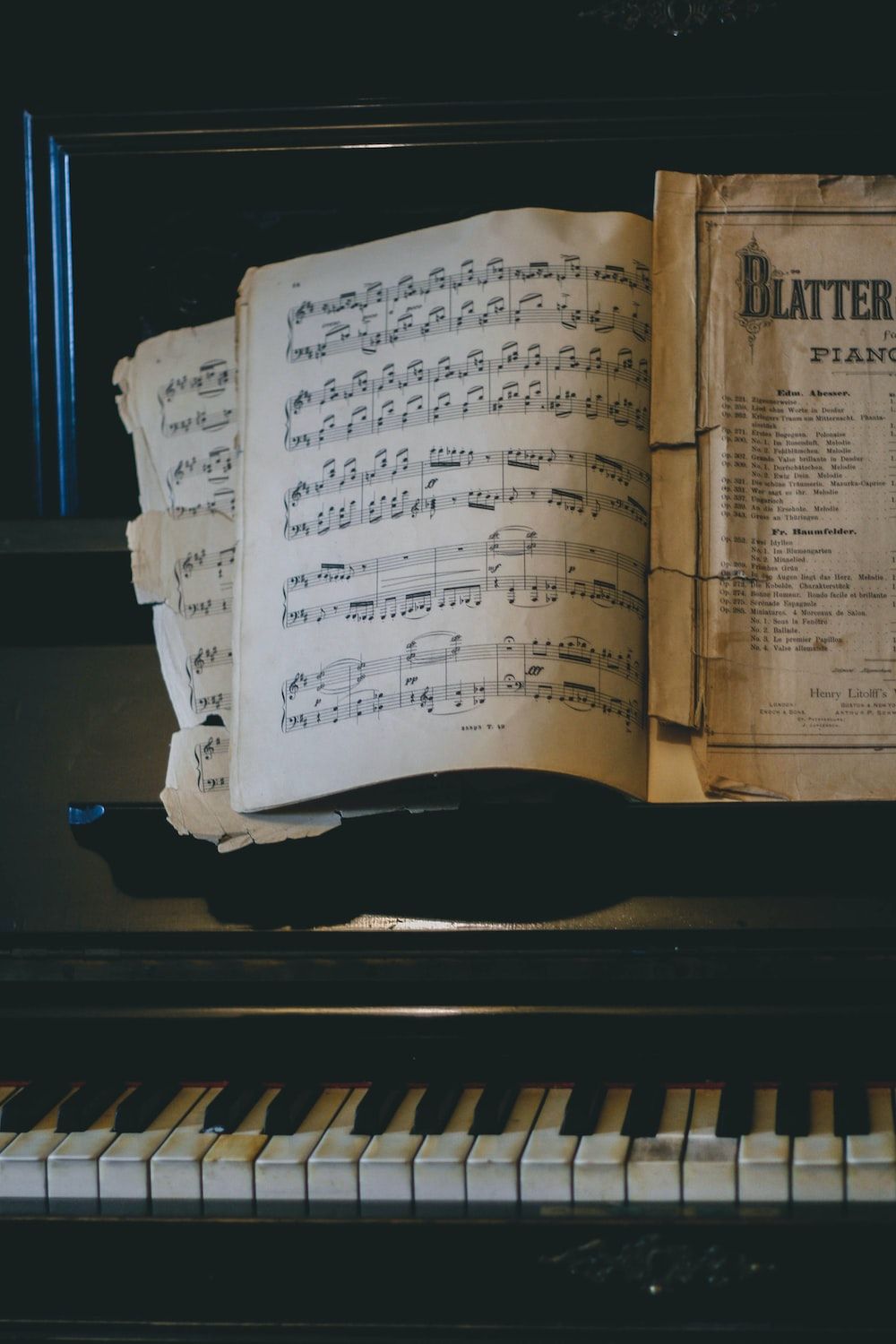 Notenbuch, Klavier, Vintage, Dunkel, Klaviertasten, HD, Sperrbildschirm fürs iPhone