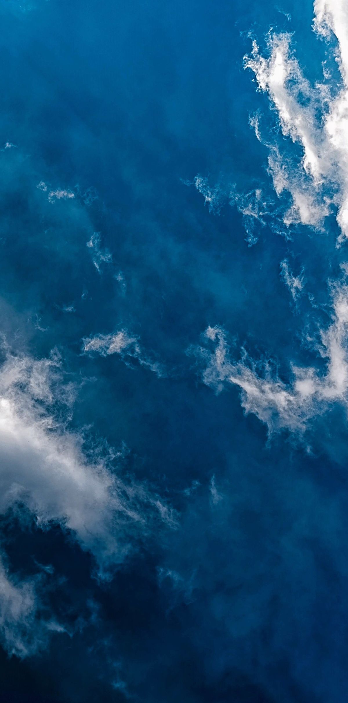 Wolken, Blauer Himmel, Dunkelblau, Himmel, Dramatisch, Hintergrundbild fürs iPhone 18 Pro Max