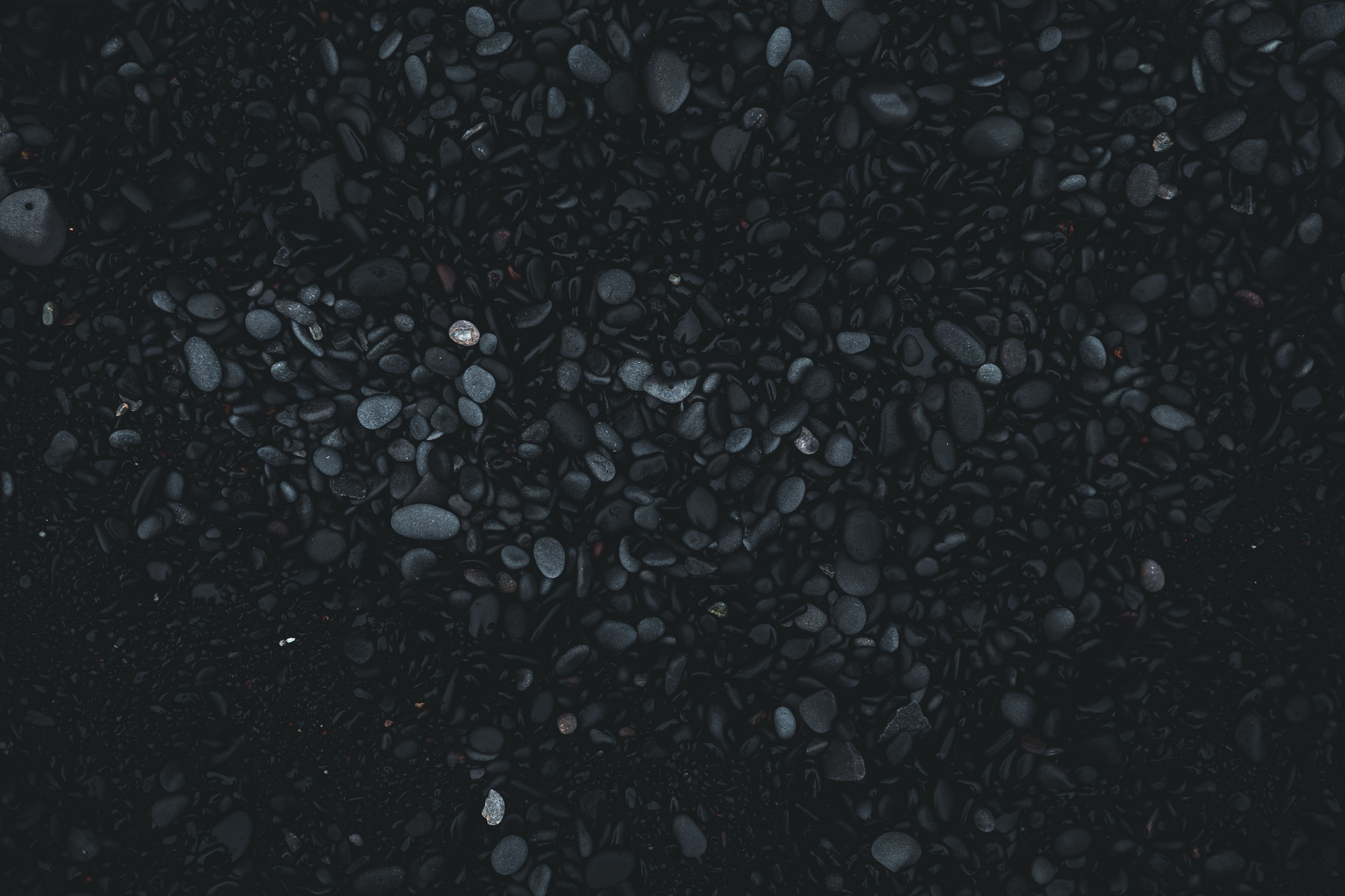 Kieselsteine, Steine, Textur, Dunkel, 5K, Hintergrundbild für den PC