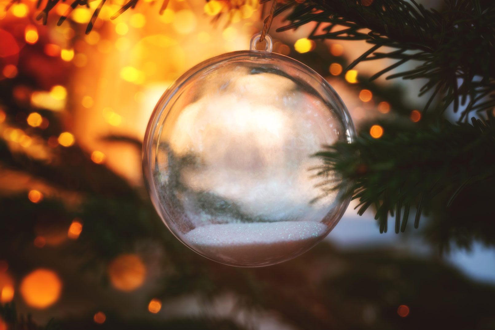 Glaskugel, Transparent, Tannenzweige, Bokeh, Warmes Licht, HD, Laptop-Hintergrundbild