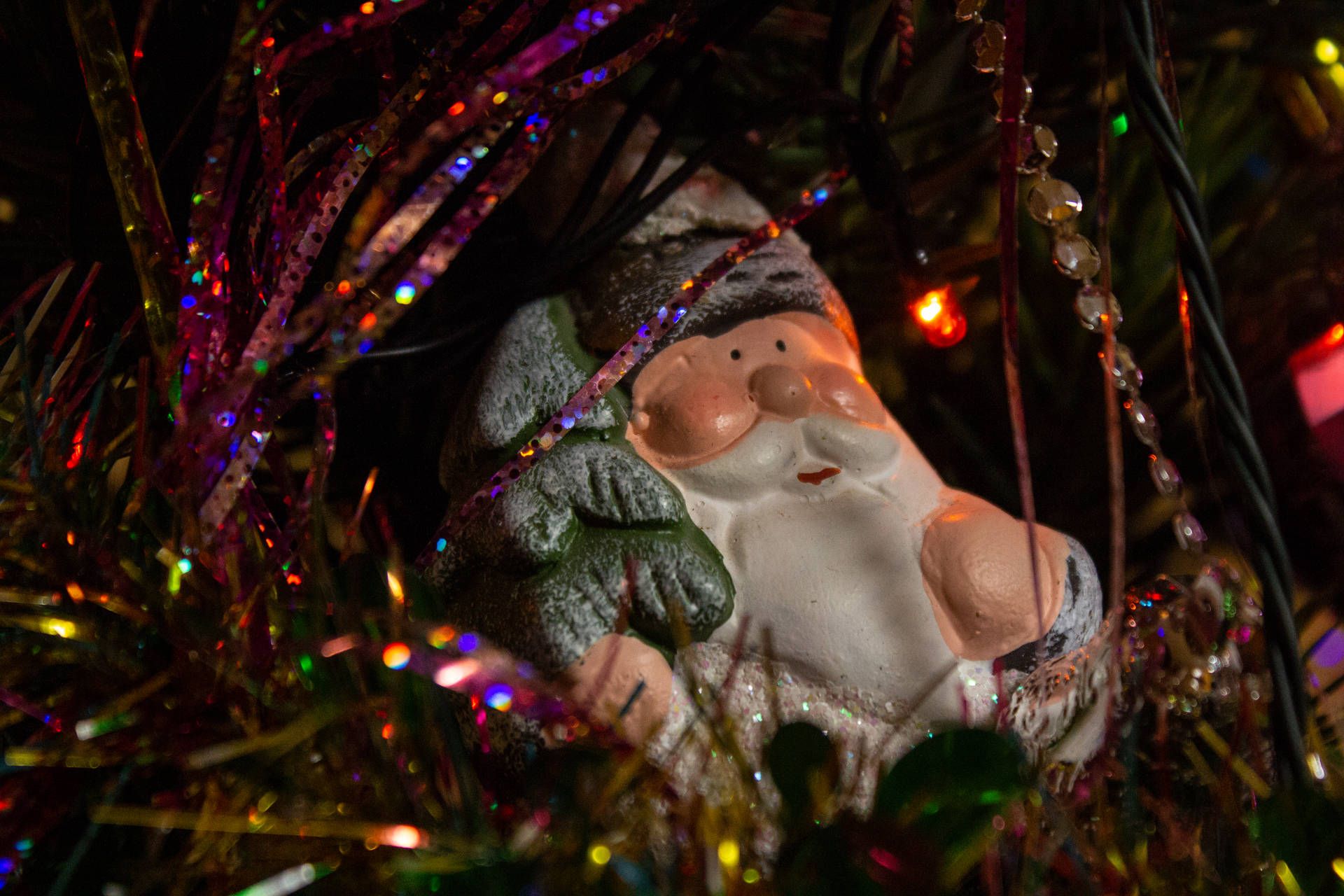 Weihnachtsmann-Figur, Lametta, Christbaumschmuck, Lichter, Vintage, Full HD, PC-Hintergrundbild