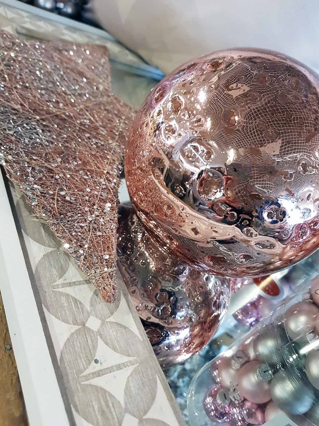 Roségold, Glitzerkugeln, Geschenkbox, Nahaufnahme, HD, iPad-Hintergrundbild