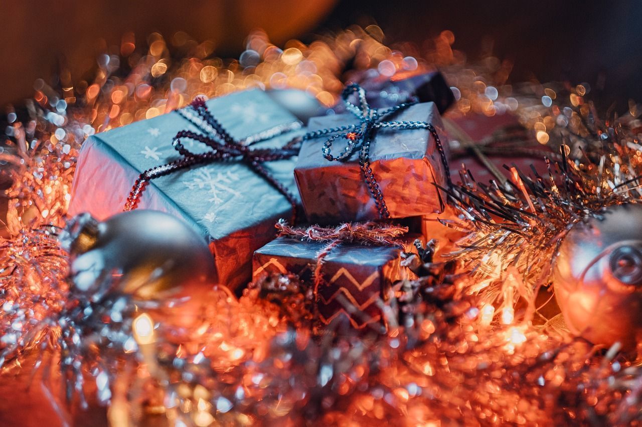 Geschenke, Lichterkette, Bokeh, Orange, Festlich, HD, Hintergrund für den Desktop