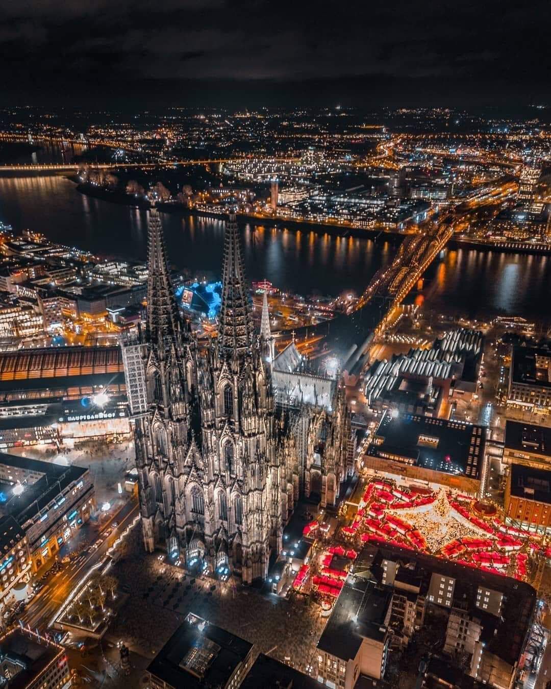Kölner Dom, Weihnachtsmarkt, Köln, Luftaufnahme, Nacht, Stadtlichter, Full HD, iPad-Hintergrundbild