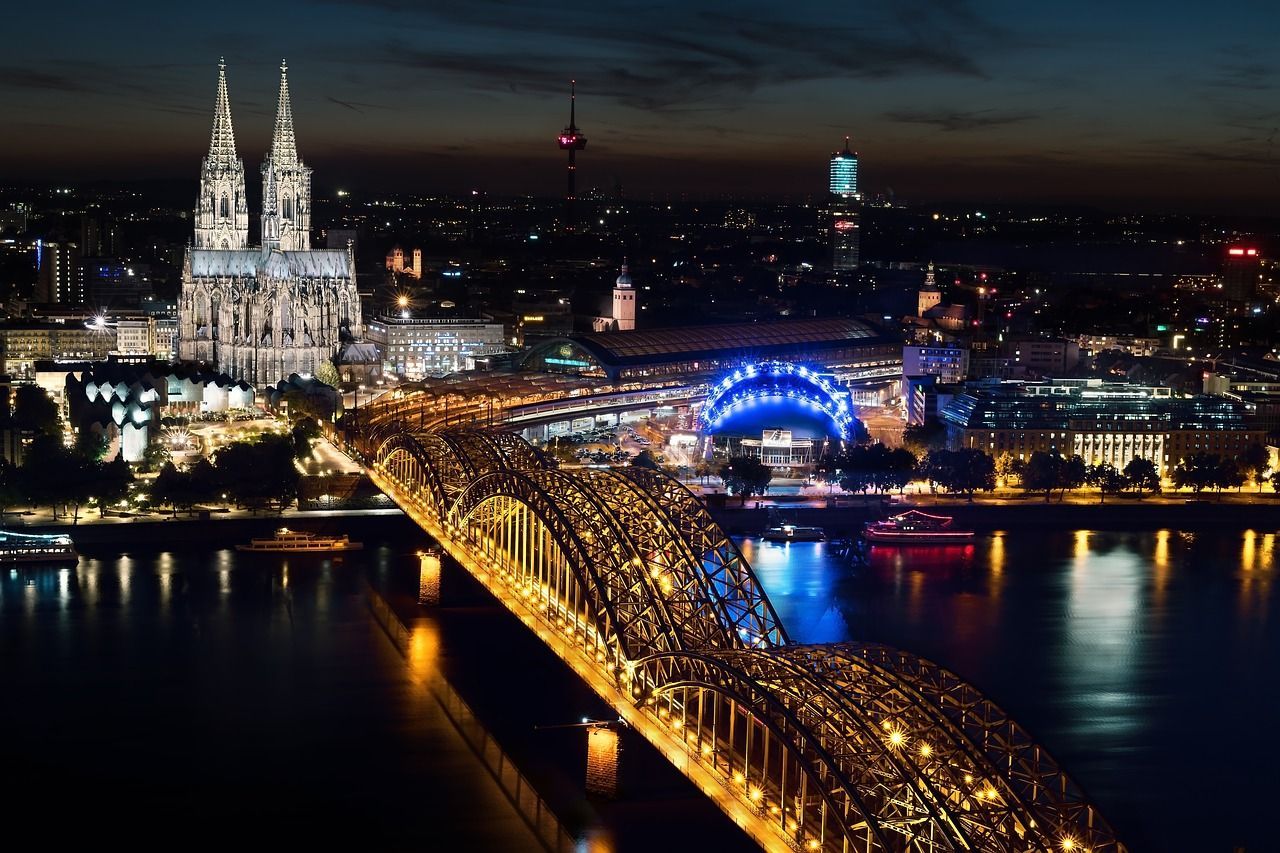 Kölner Dom, Hohenzollernbrücke, Lanxess Arena, Rhein, Köln, Nacht, HD-Hintergrundbild für PC