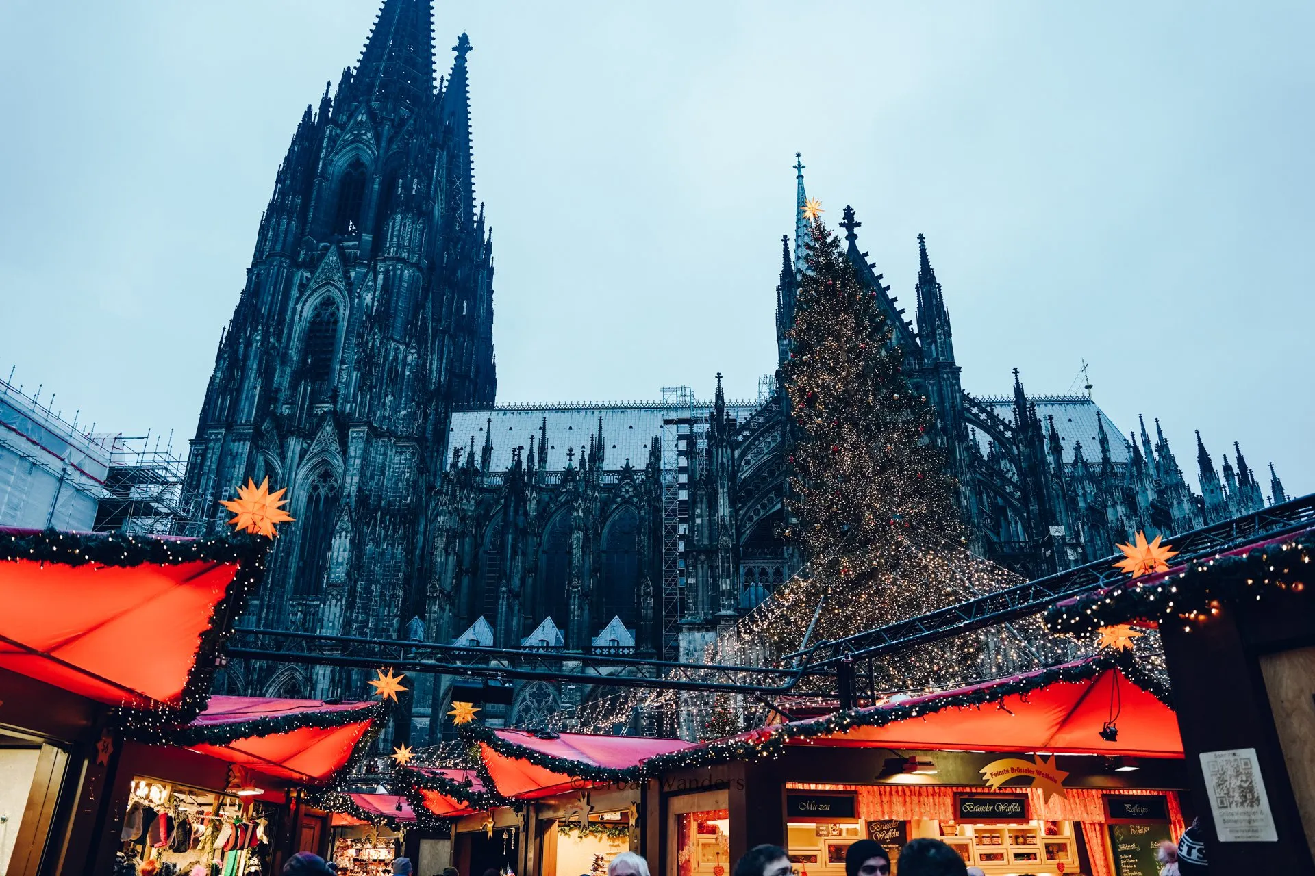 Kölner Dom, Weihnachtsmarkt, Weihnachtsbaum, Marktstände, Abenddämmerung, Full HD, PC-Hintergrundbild