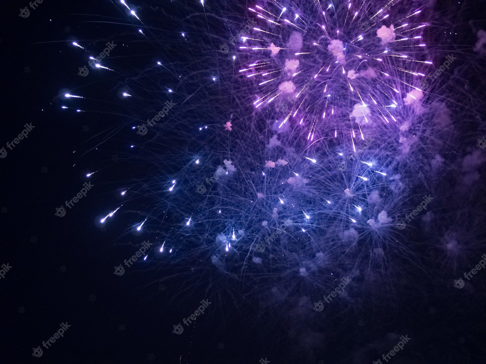Feuerwerk, Lila und Blau, Nachthimmel, Abstrakt, Full HD, Hintergrundbild fürs Tablet