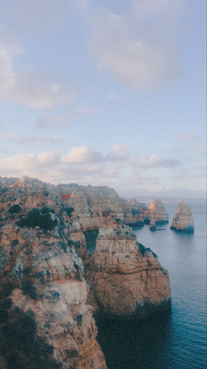 Klippen, Felsküste, Meer, Bewölkter Himmel, Küste, Hintergrundbild für iPhone und Android