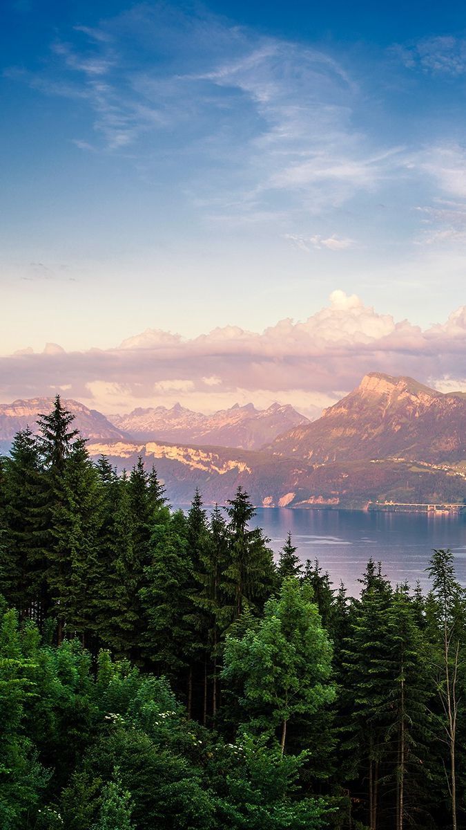 Bergsee, Nadelwald, Dämmerung, Bergpanorama, Hintergrundbild für iPhone und Android