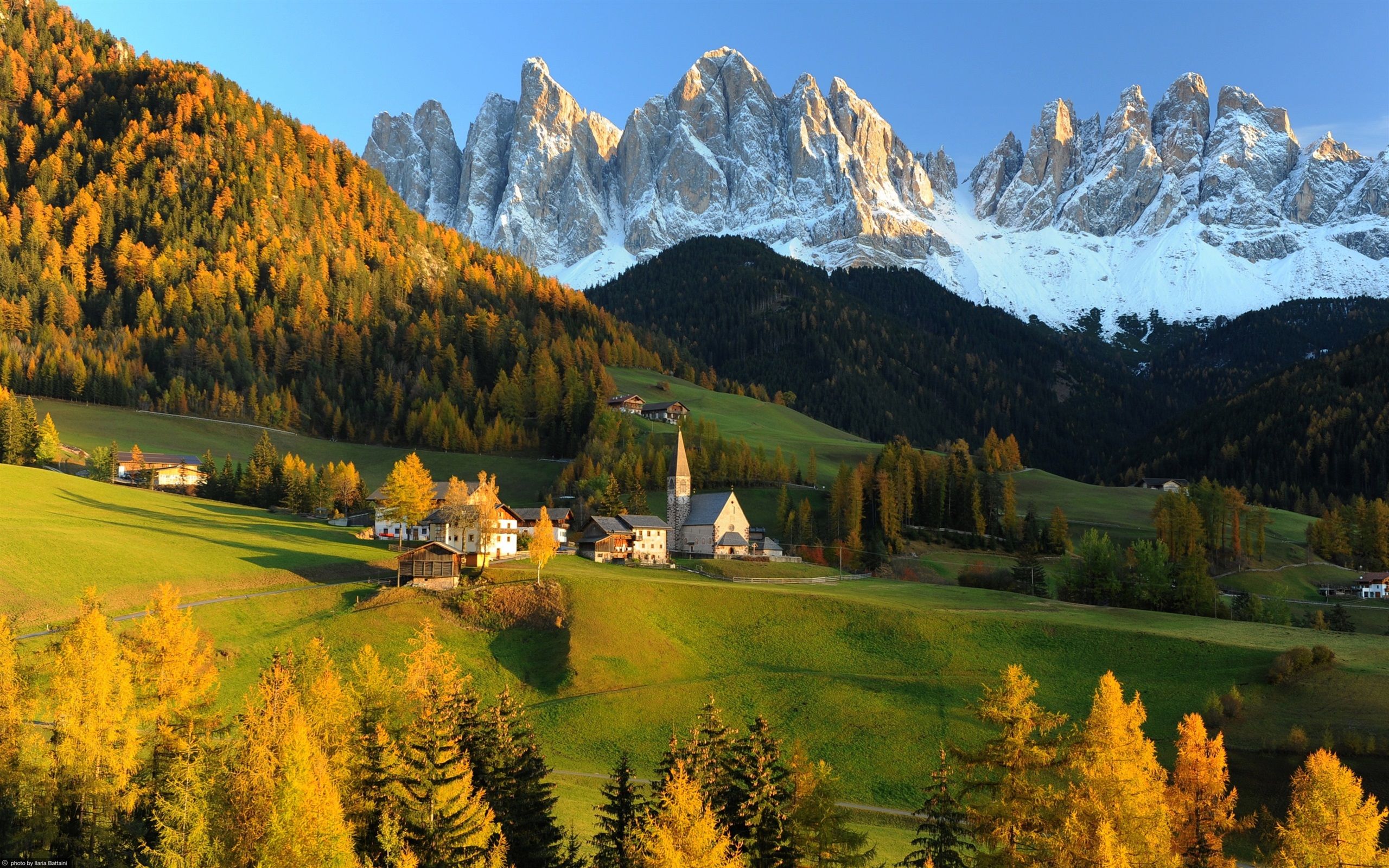 Geislergruppe, St. Magdalena, Dolomiten, Herbst, Lärchen, 2K, Laptop-Hintergrundbild