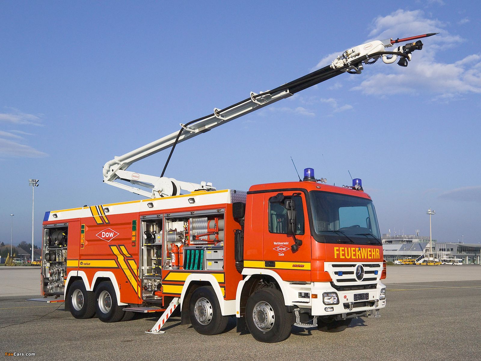 Mercedes-Benz Actros, Löschfahrzeug, Teleskoparm, Feuerwehr, Flughafen, HD, iPad-Hintergrundbild