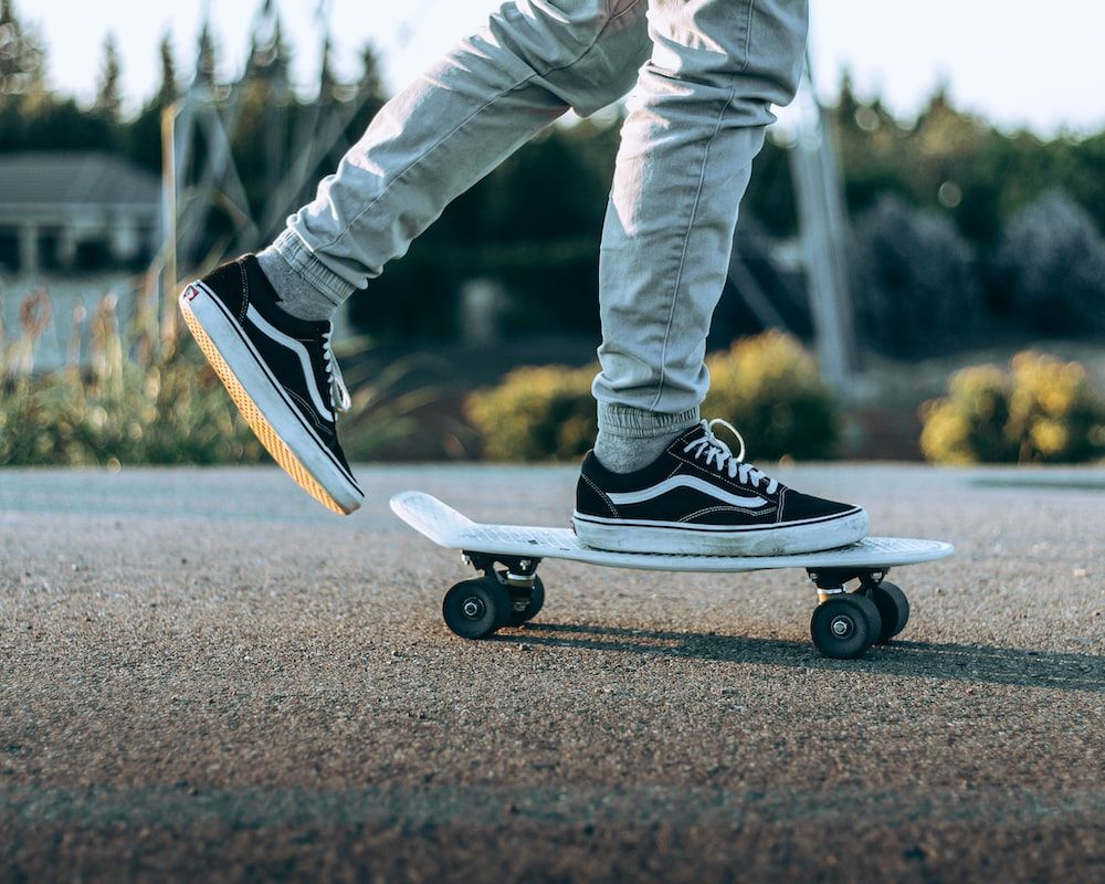 Vans Old Skool, Skateboard, Skater, Straße, Jeans, Hintergrund