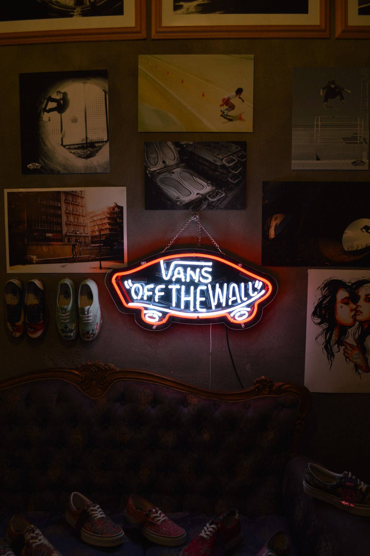 Vans, Off The Wall, Neonschild, Zimmer, Bilderwand, Full HD, Handy-Hintergrund im Hochformat