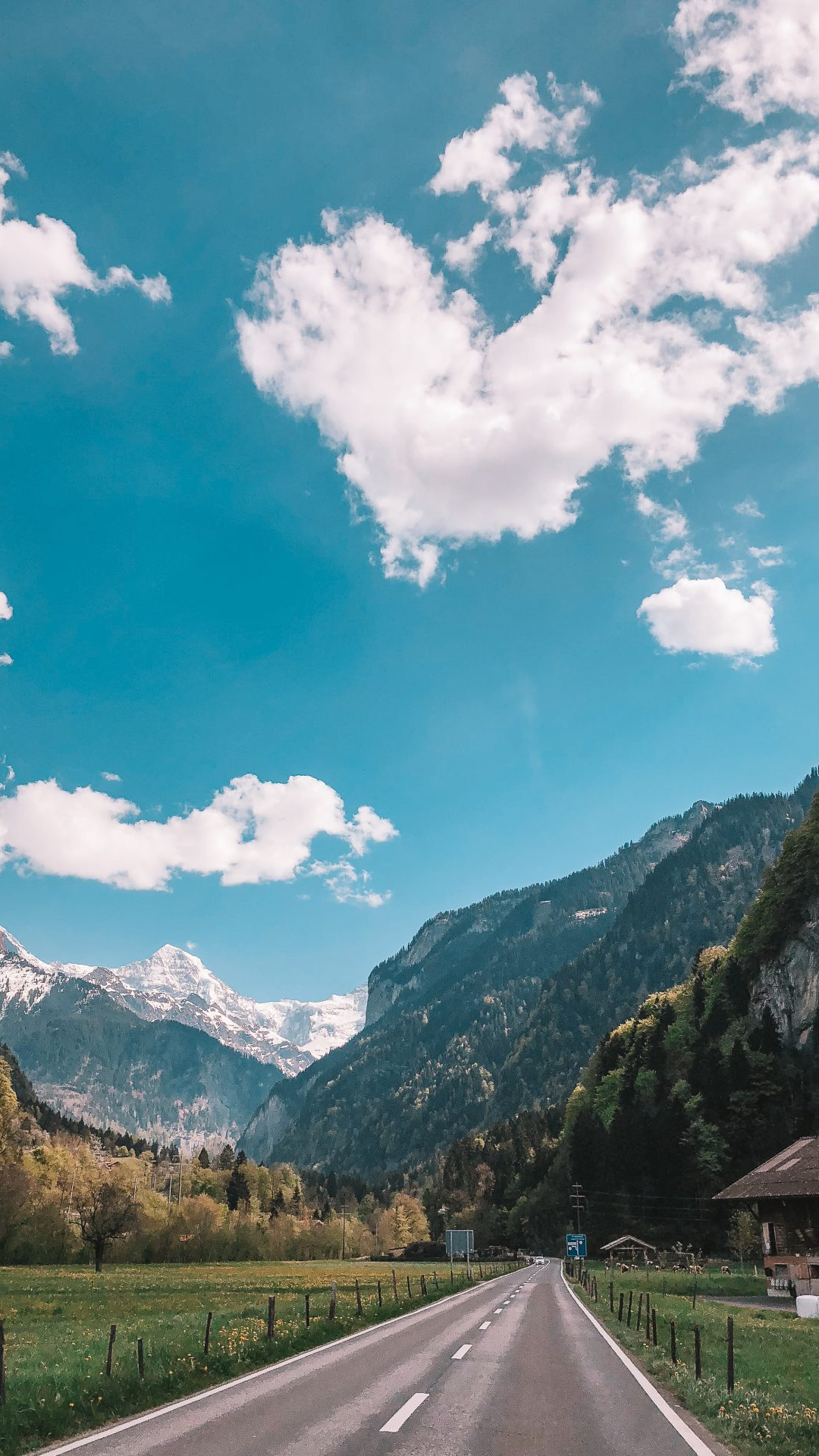 Bergtal, Straße, Wolken, Alpen, Hochformat, Full HD, Sperrbildschirm fürs iPhone