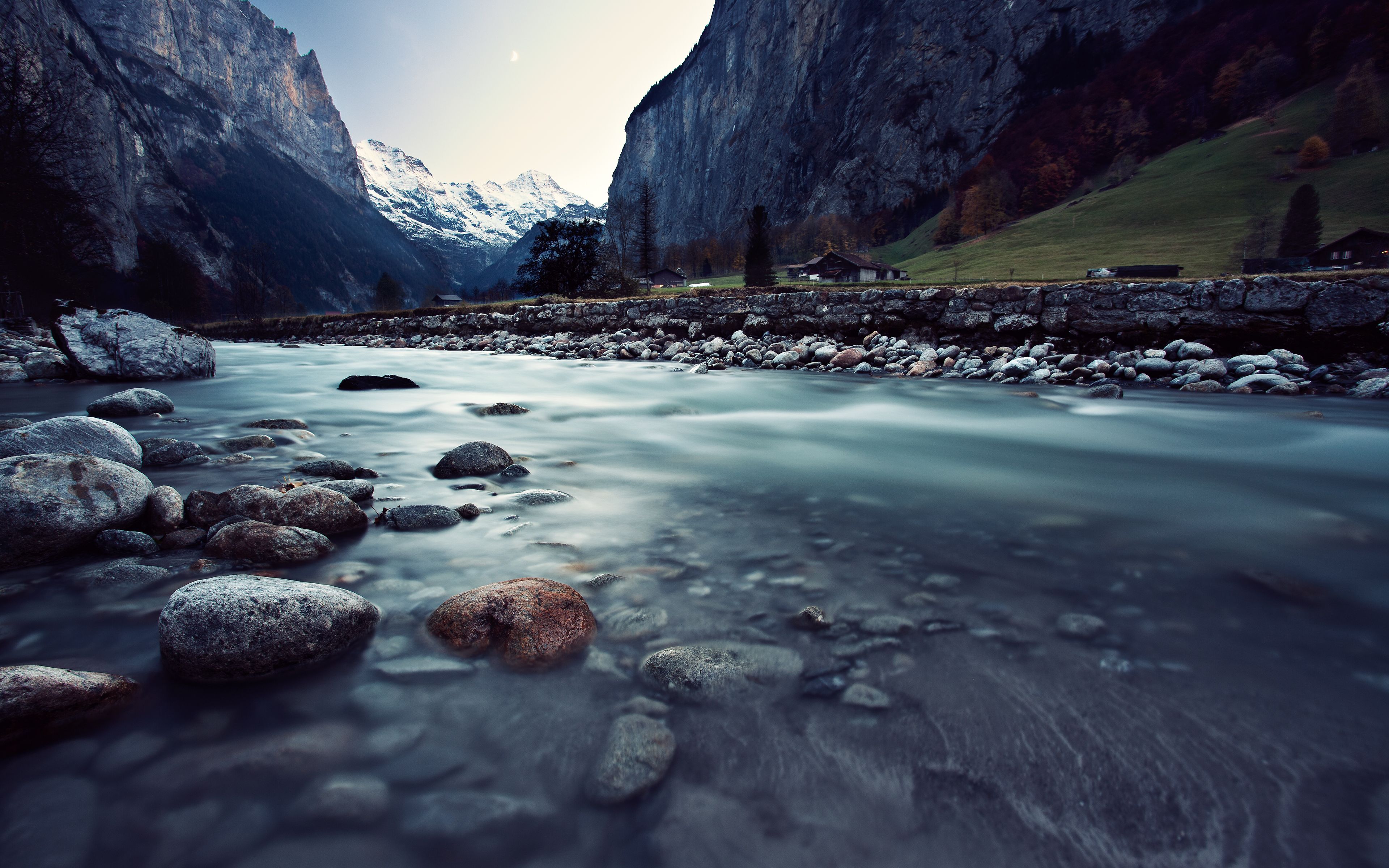 Gebirgsbach, Steine, Bergtal, Langzeitbelichtung, Dunkel, 4K, Desktop-Hintergrund