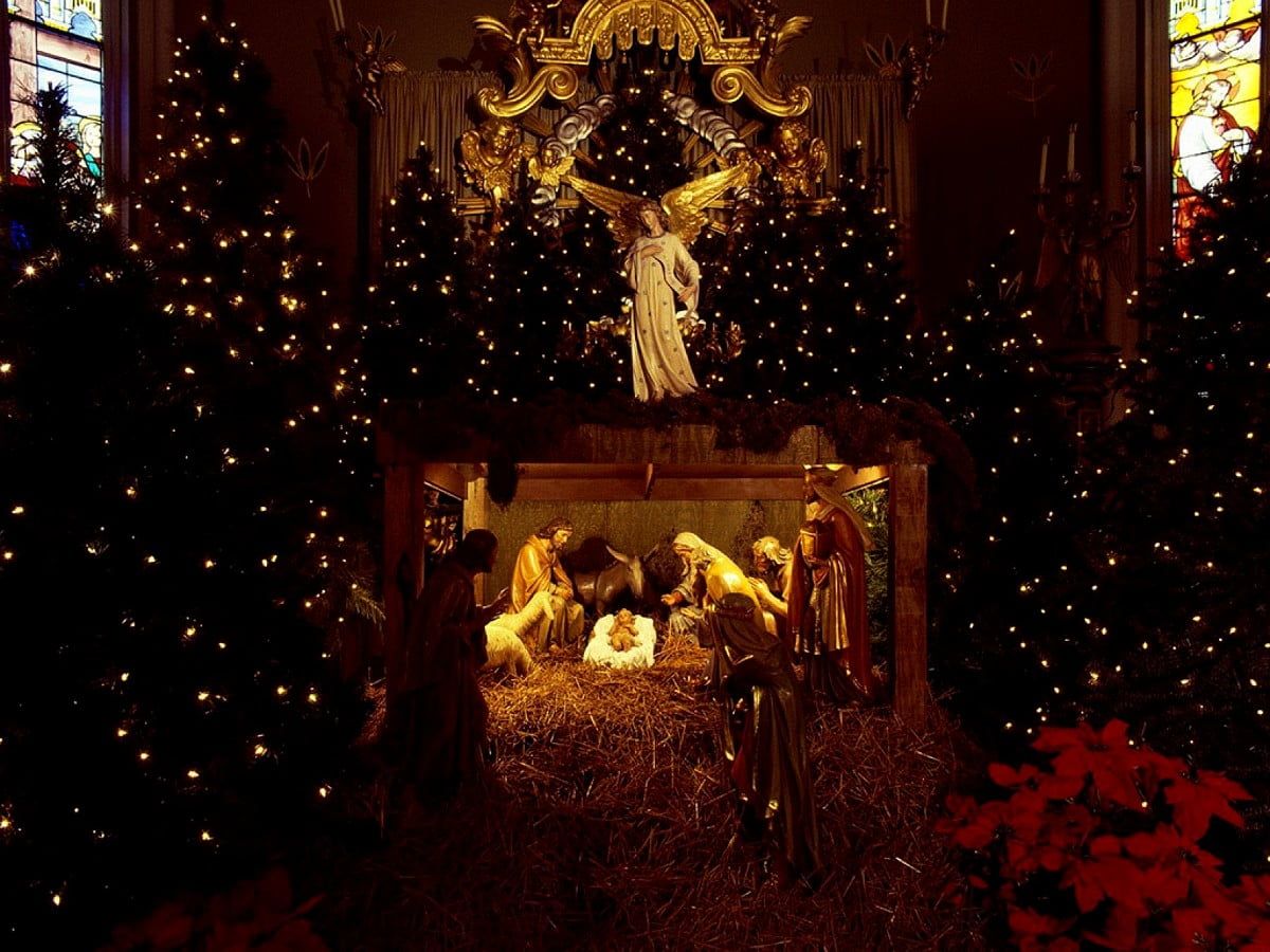 Krippe, Kirche, Christbäume, Lichter, Weihnachtsstern, Hintergrundbild für iPad und Tablet