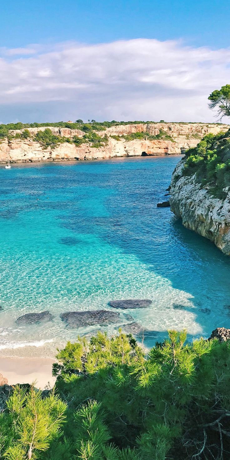 Mallorca, Bucht, Türkises Wasser, Felsen, Sommer, Hintergrundbild für iPhone und Android