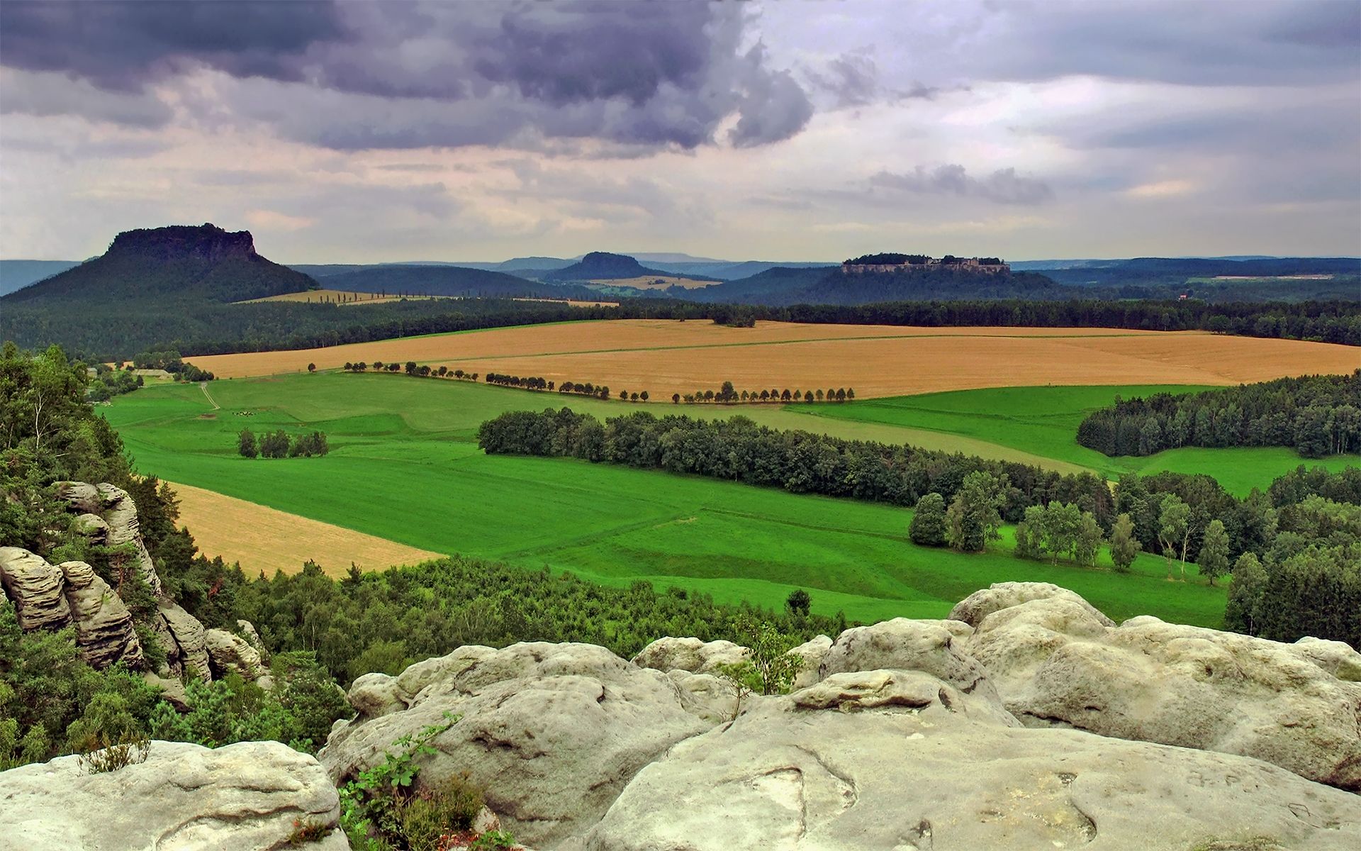 Lilienstein, Sächsische Schweiz, Elbsandsteingebirge, Felder, Panorama, Gewitterwolken, Full-HD-Hintergrundbild