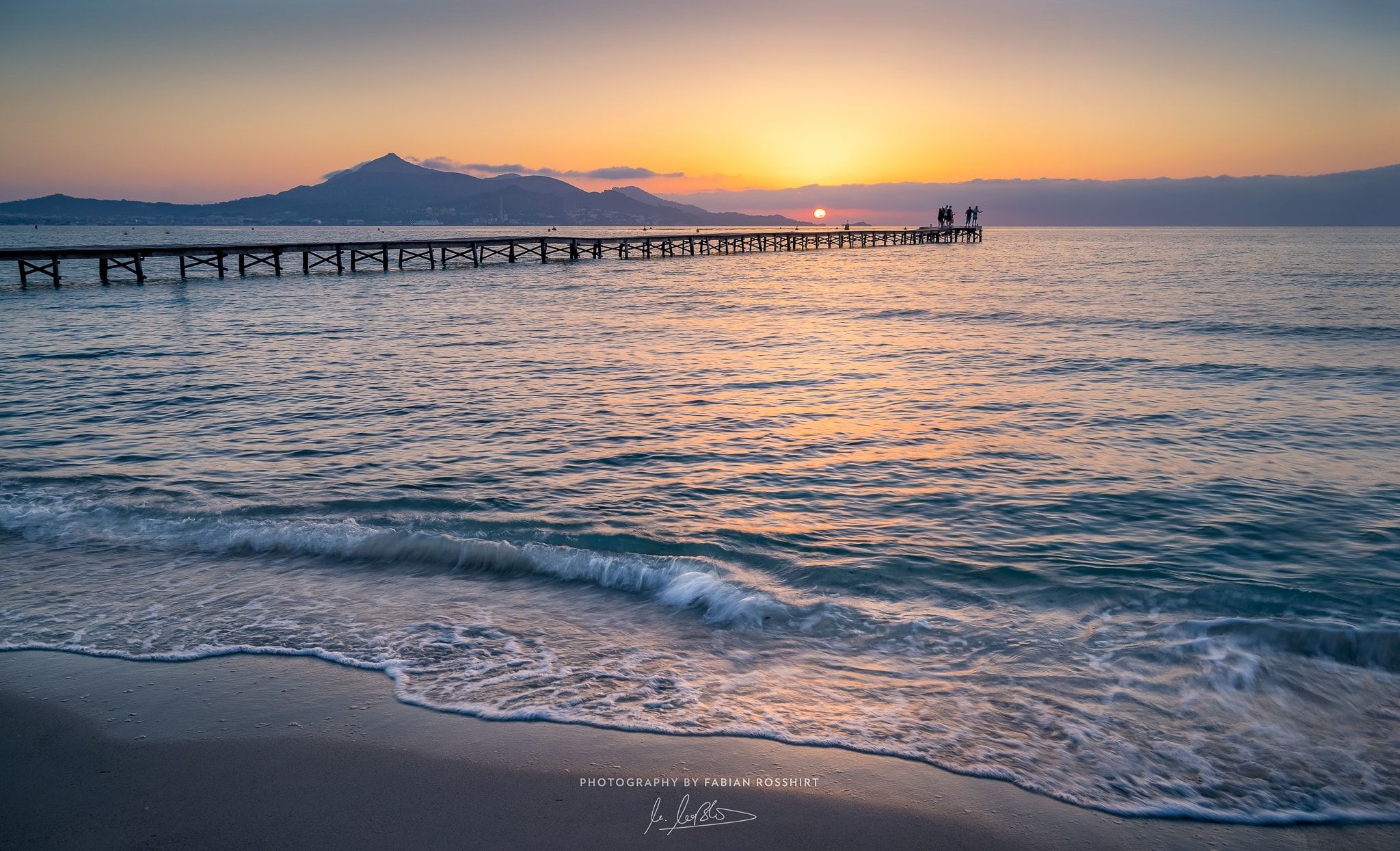 Mallorca, Seebrücke, Sonnenaufgang, Strand, Wellen, Berge, Full HD, Laptop-Hintergrundbild