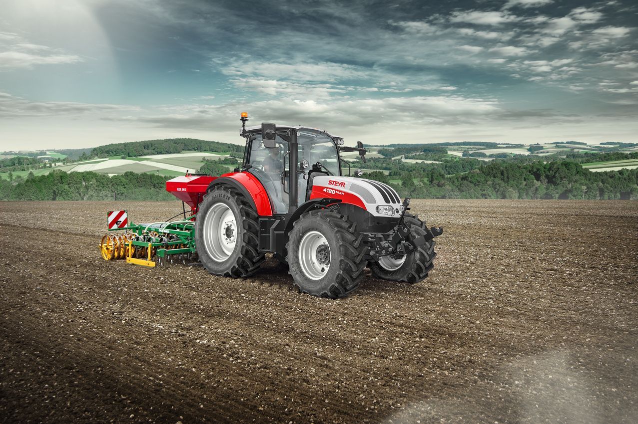 Steyr, Traktor, Sämaschine, Acker, Wolken, Hintergrundbild