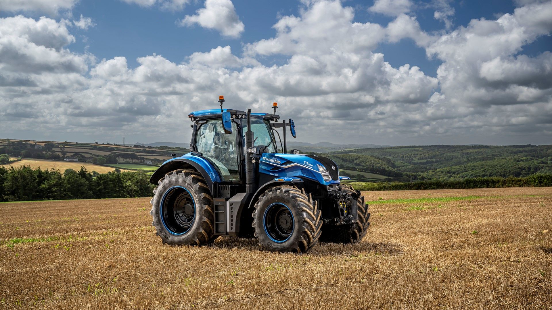 New Holland, Traktor, Stoppelfeld, Wolken, Hügel, Full HD 1080p, Desktop-Hintergrundbild