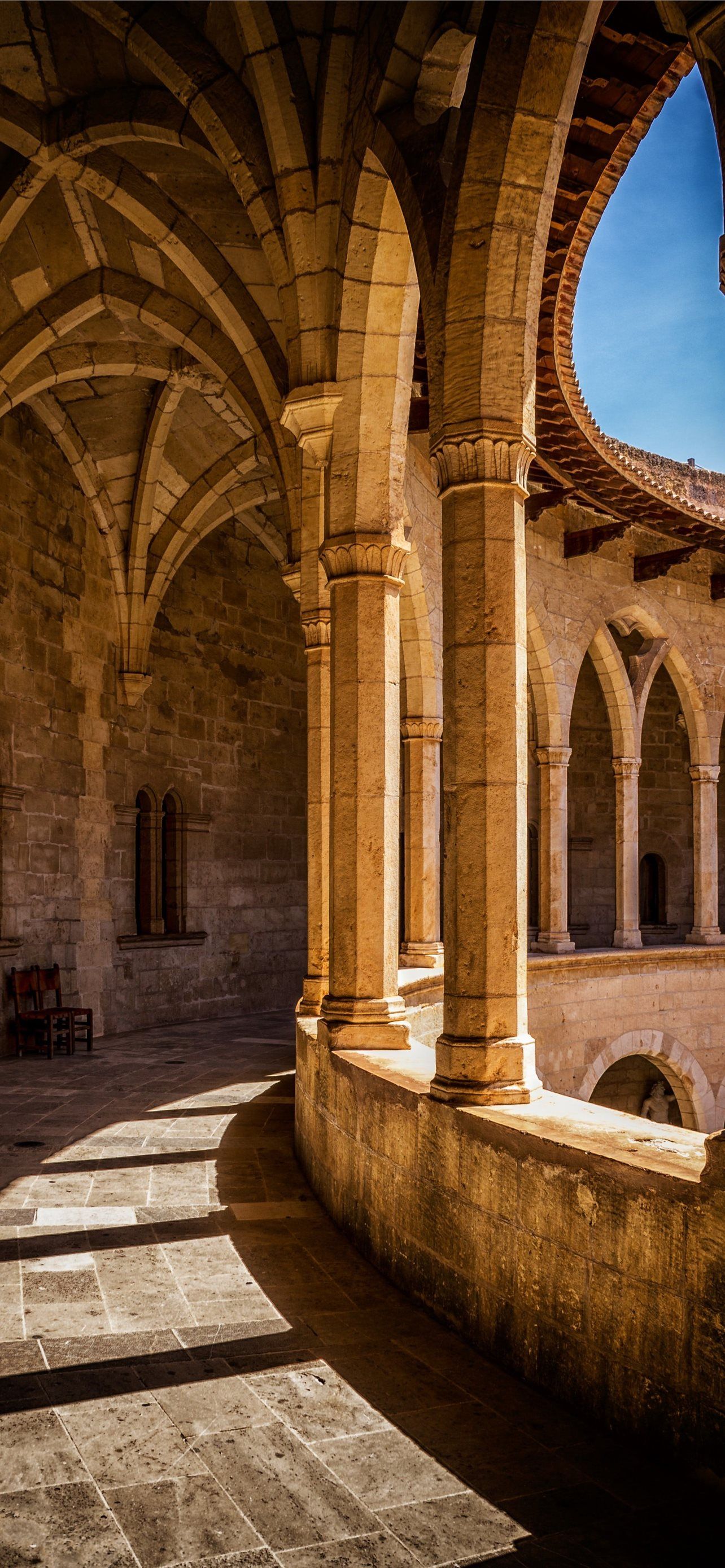 Castell de Bellver, Palma, Mallorca, Arkaden, Innenhof, Gotik, Full HD, Handy-Hintergrund