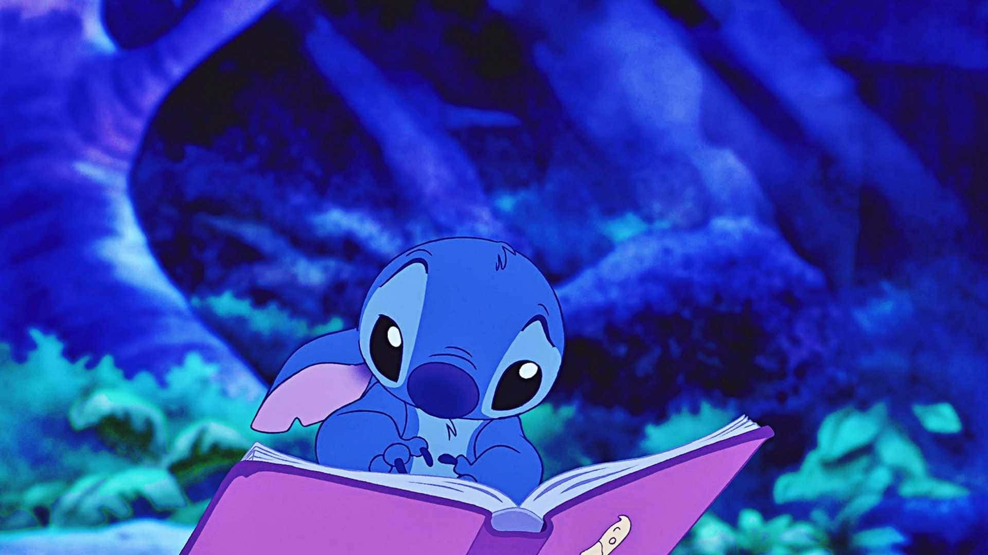 Stitch, Buch, Lesen, Wald, Nacht, Blau, Full HD 1080p, Desktop-Hintergrundbild