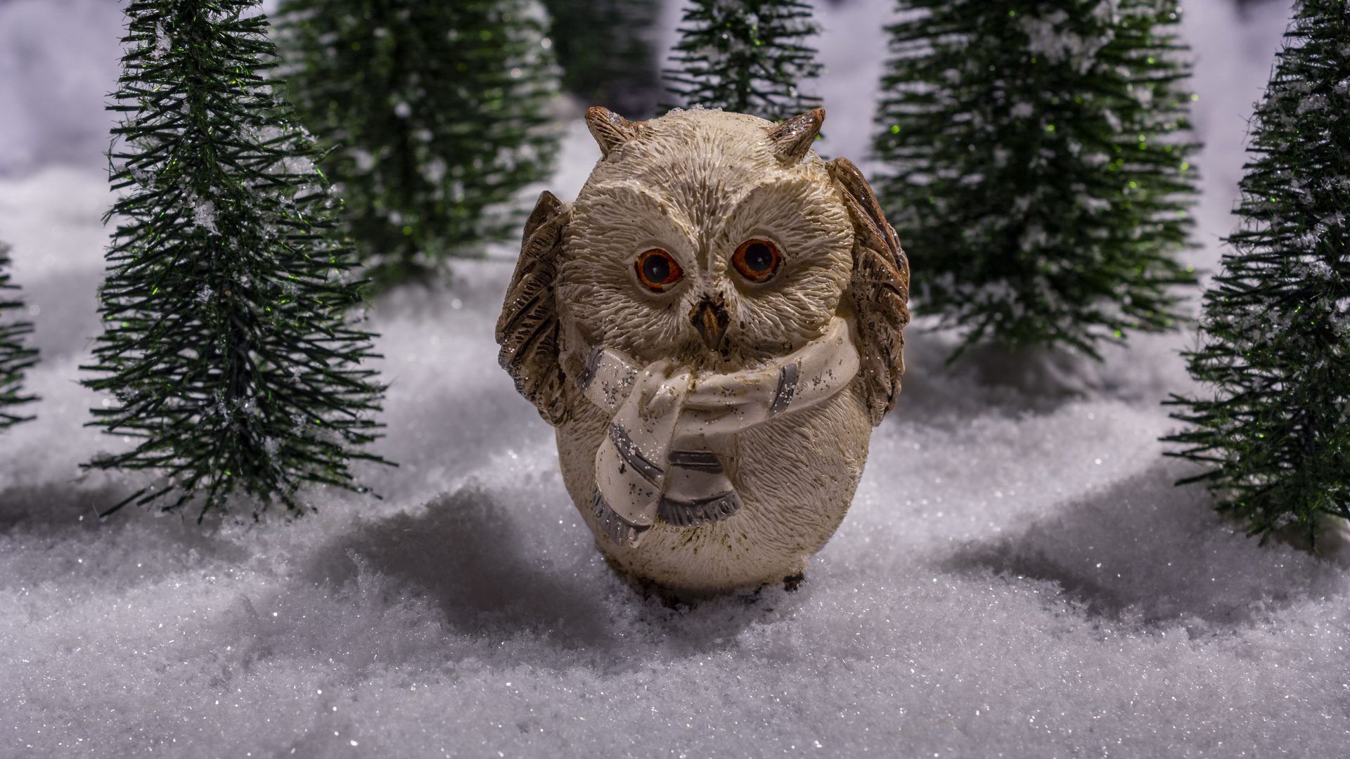 Eulenfigur, Schnee, Tannenbäume, Winter, Schal, Full HD, Desktop-Hintergrund für Windows