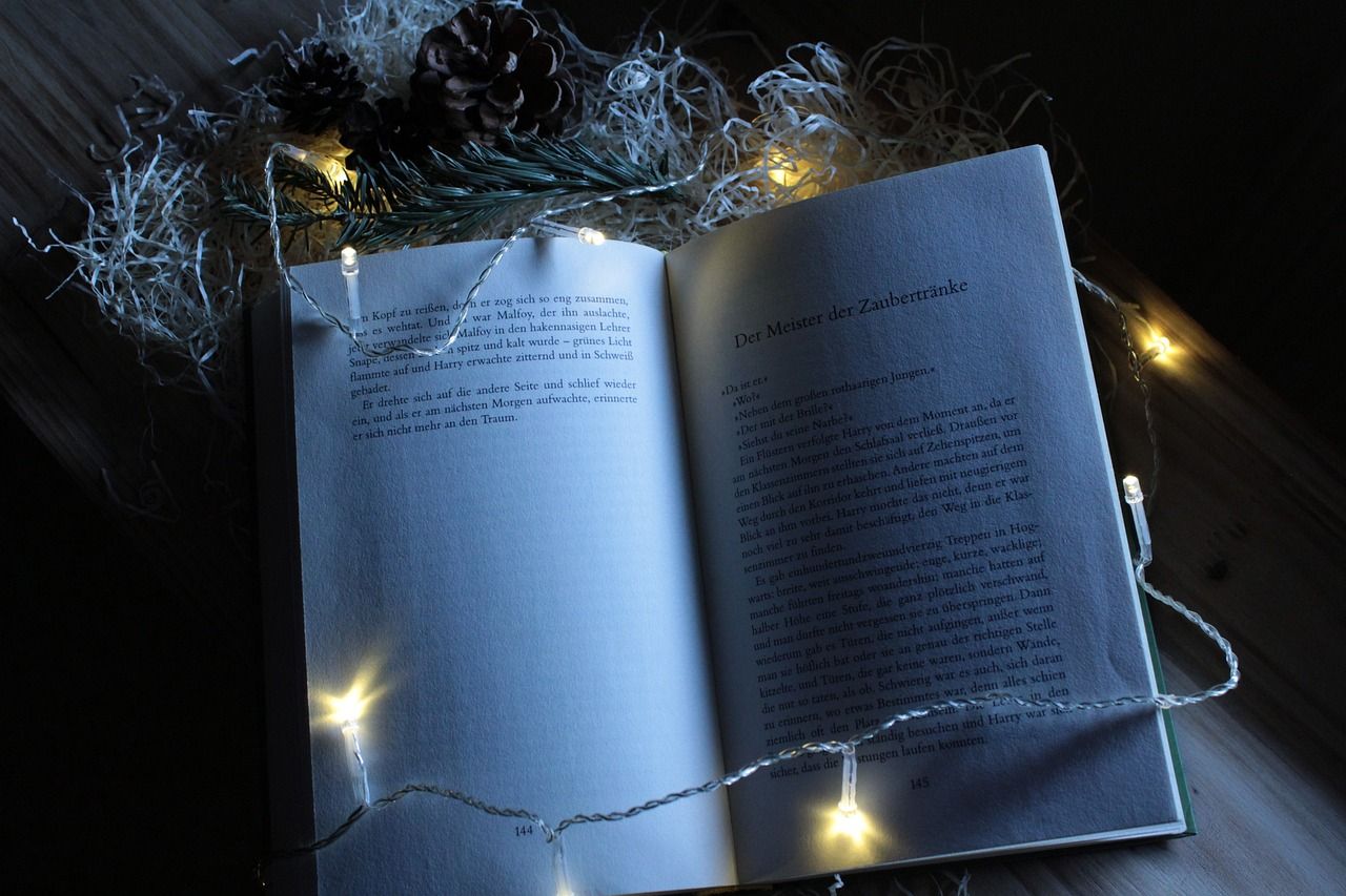 Offenes Buch, Lichterkette, Dunkel, Gemütlich, Lesen, HD, Hintergrundbild für den PC