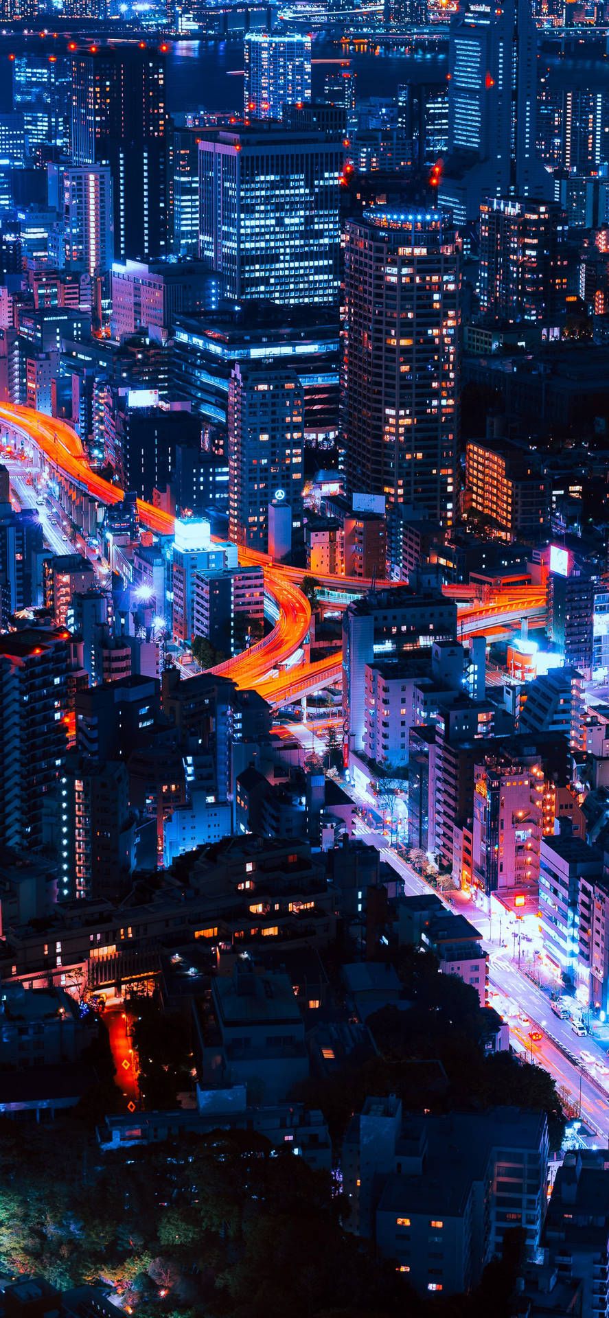 Stadt bei Nacht, Luftaufnahme, Hochhäuser, Stadtlichter, Straßen, Hintergrundbild fürs iPhone 17 Pro