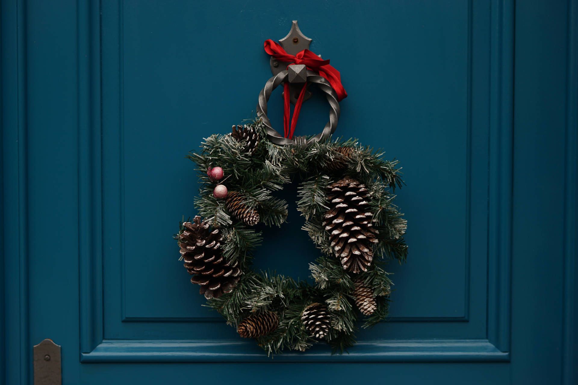 Adventskranz, Tannenzapfen, Haustür, Petrolblau, Minimalistisch, Full HD, Windows-Hintergrundbild