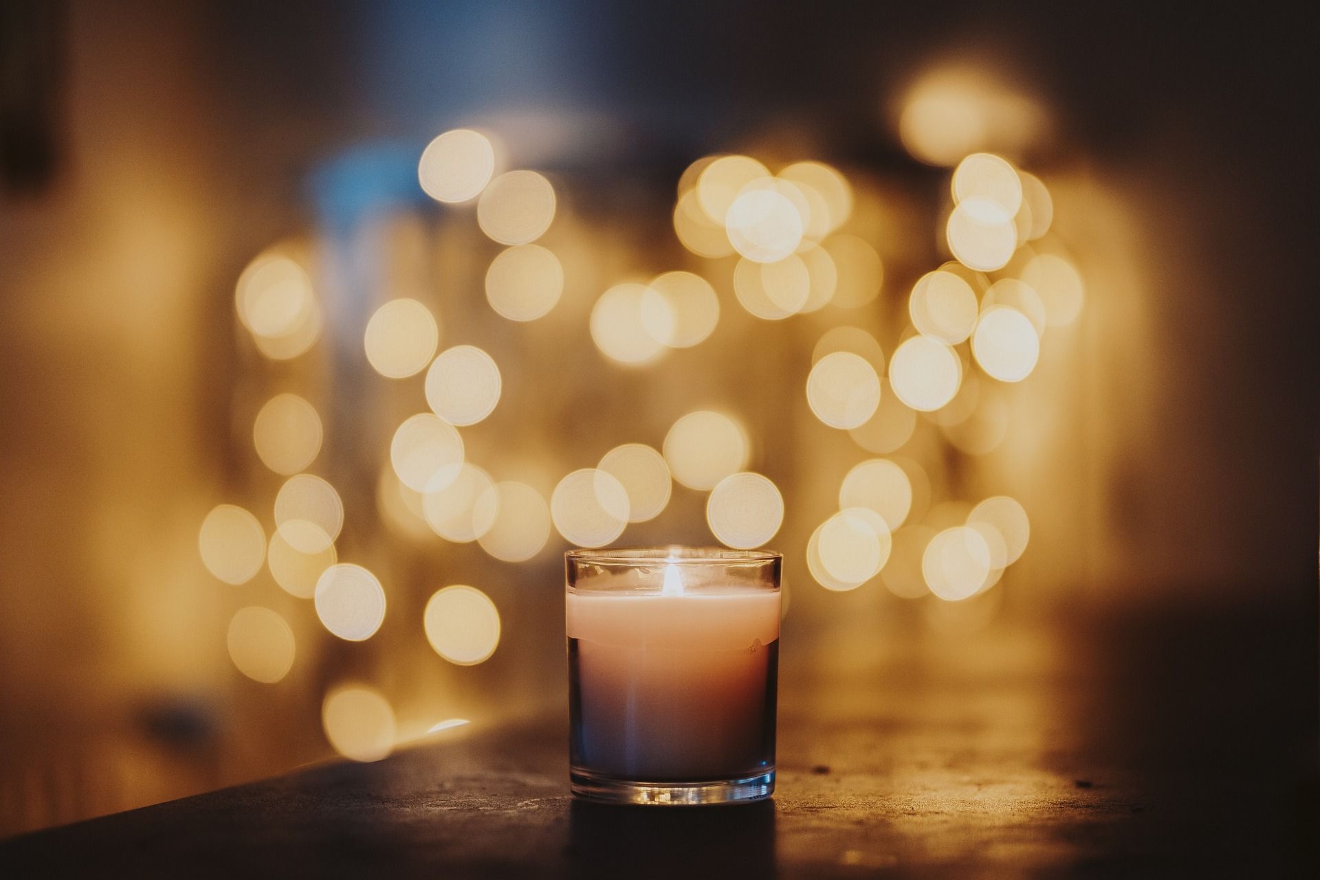 Kerze, Bokeh, Lichter, Dunkel, Goldtöne, Full HD, Desktop-Hintergrund für Windows