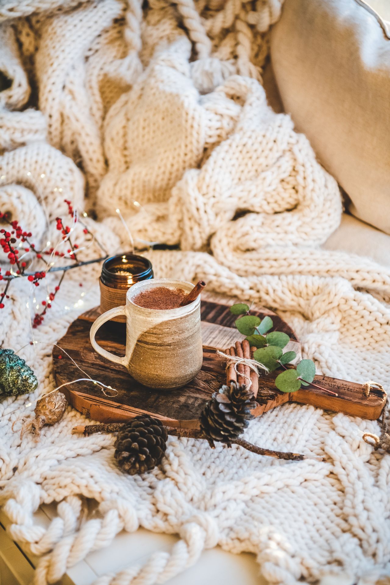 Strickdecke, Tasse, Tannenzapfen, Gemütlich, Cremeweiß, Full HD, Handy-Hintergrund im Hochformat