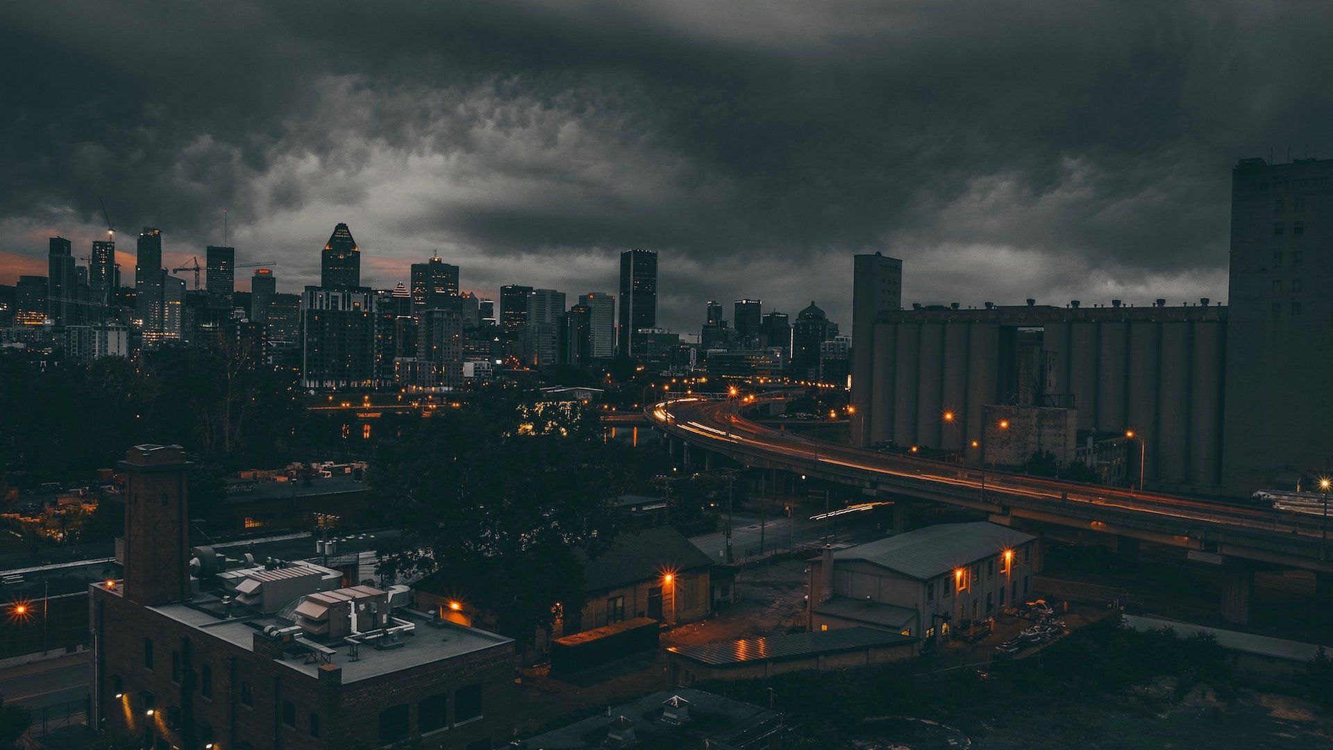 Gewitterwolken, Stadt, Nacht, Skyline, Dunkel, Lichter, 16:9, Full-HD-Hintergrundbild für den Desktop