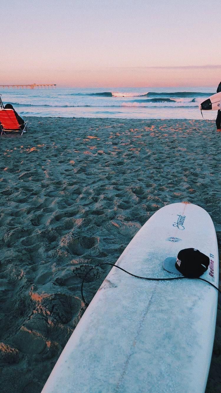 Surfbrett, Strand, Sand, Abenddämmerung, HD, Hintergrundbild fürs Handy