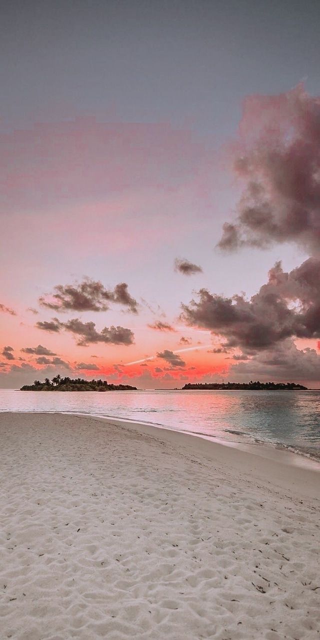 Strand, Rosa Wolken, Sonnenuntergang, Meer, Hochformat, Hintergrundbild fürs Smartphone