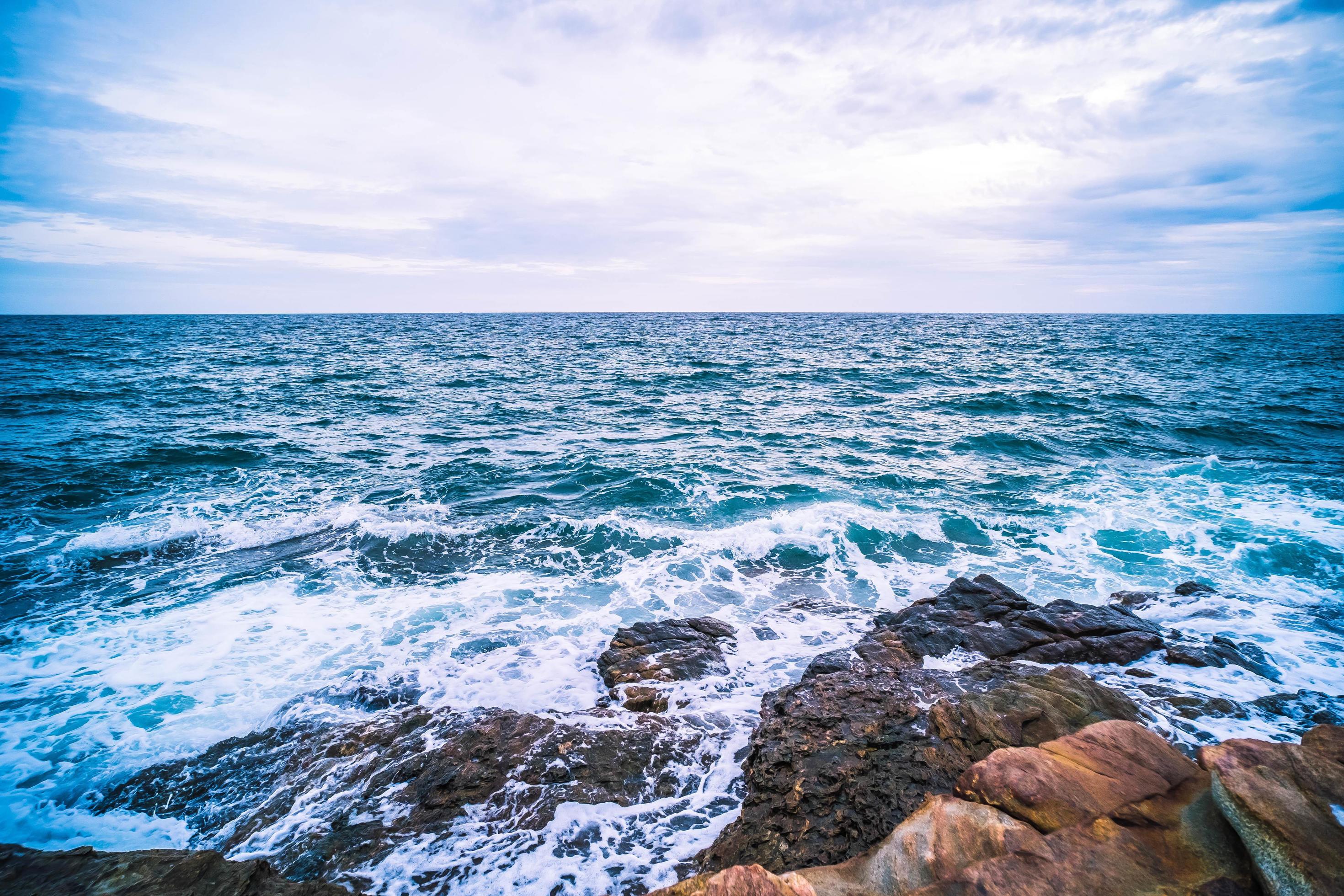 Meer, Brandung, Felsen, Wolken, 2K, Hintergrundbild für den PC