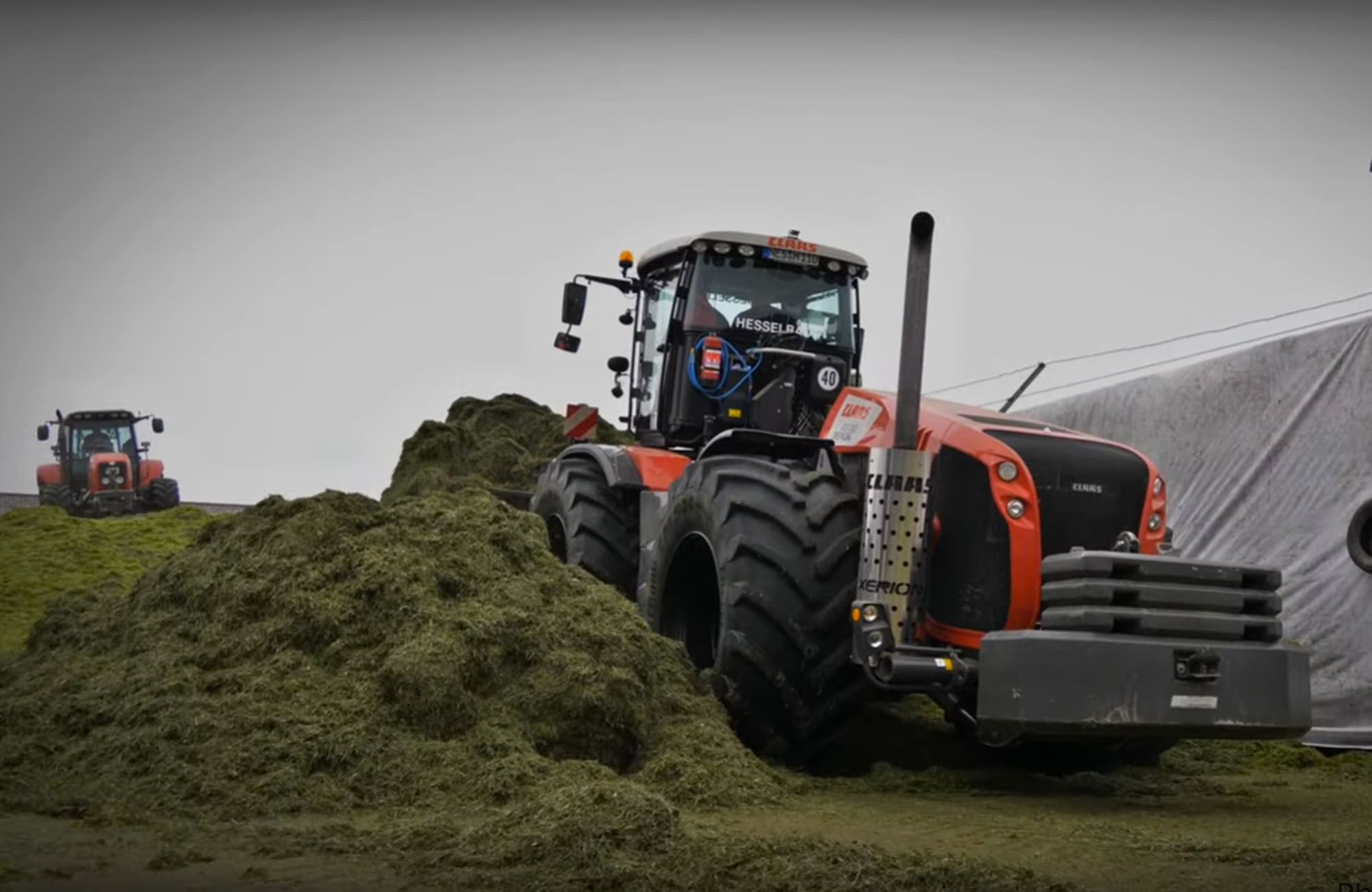 Traktor, Silage, Orange, Fahrsilo, Bewölkt, Full HD, Desktop-Hintergrund für Windows