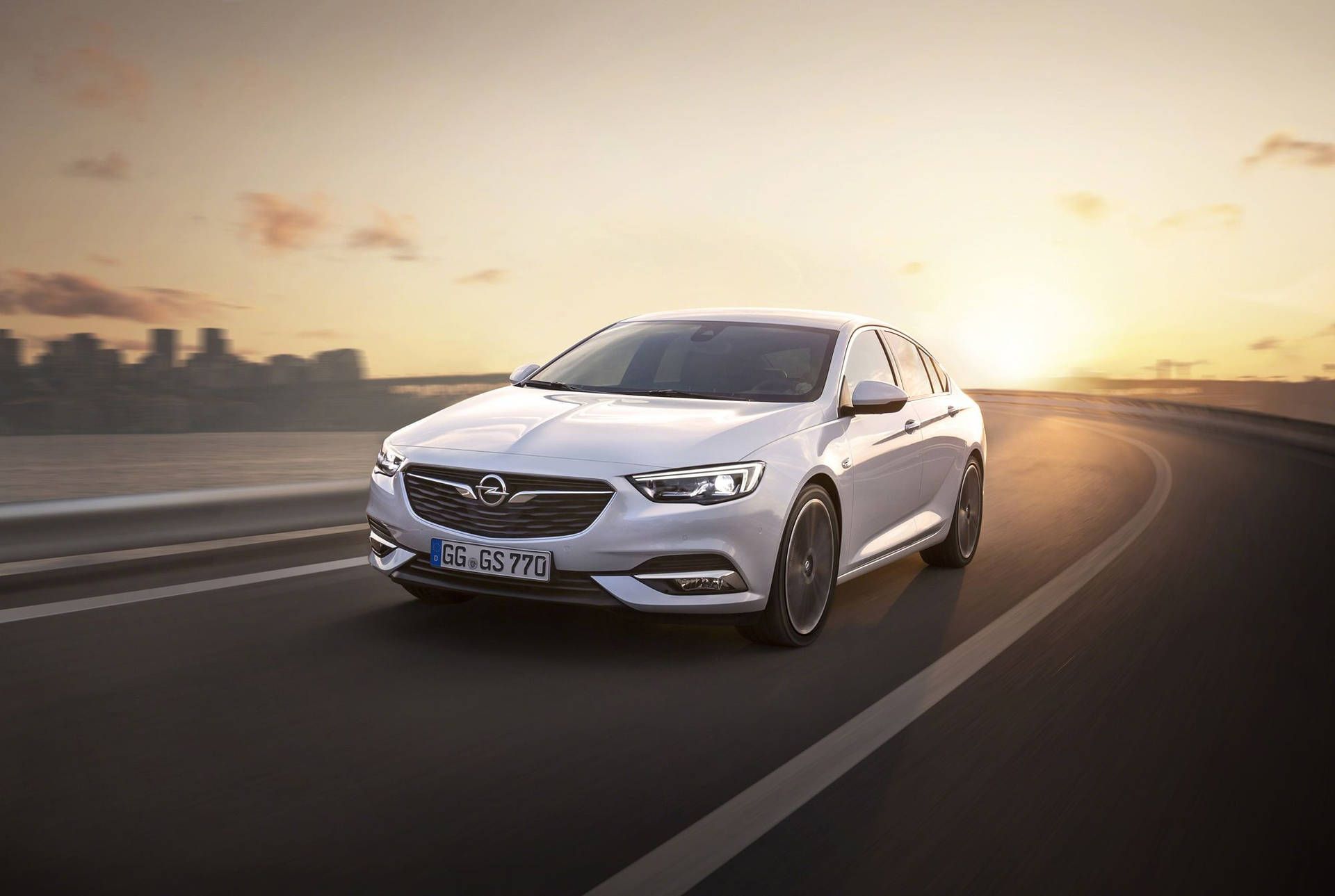 Opel Insignia Grand Sport, Opel, Limousine, Sonnenuntergang, Landstraße, Full HD, Desktop-Hintergrund