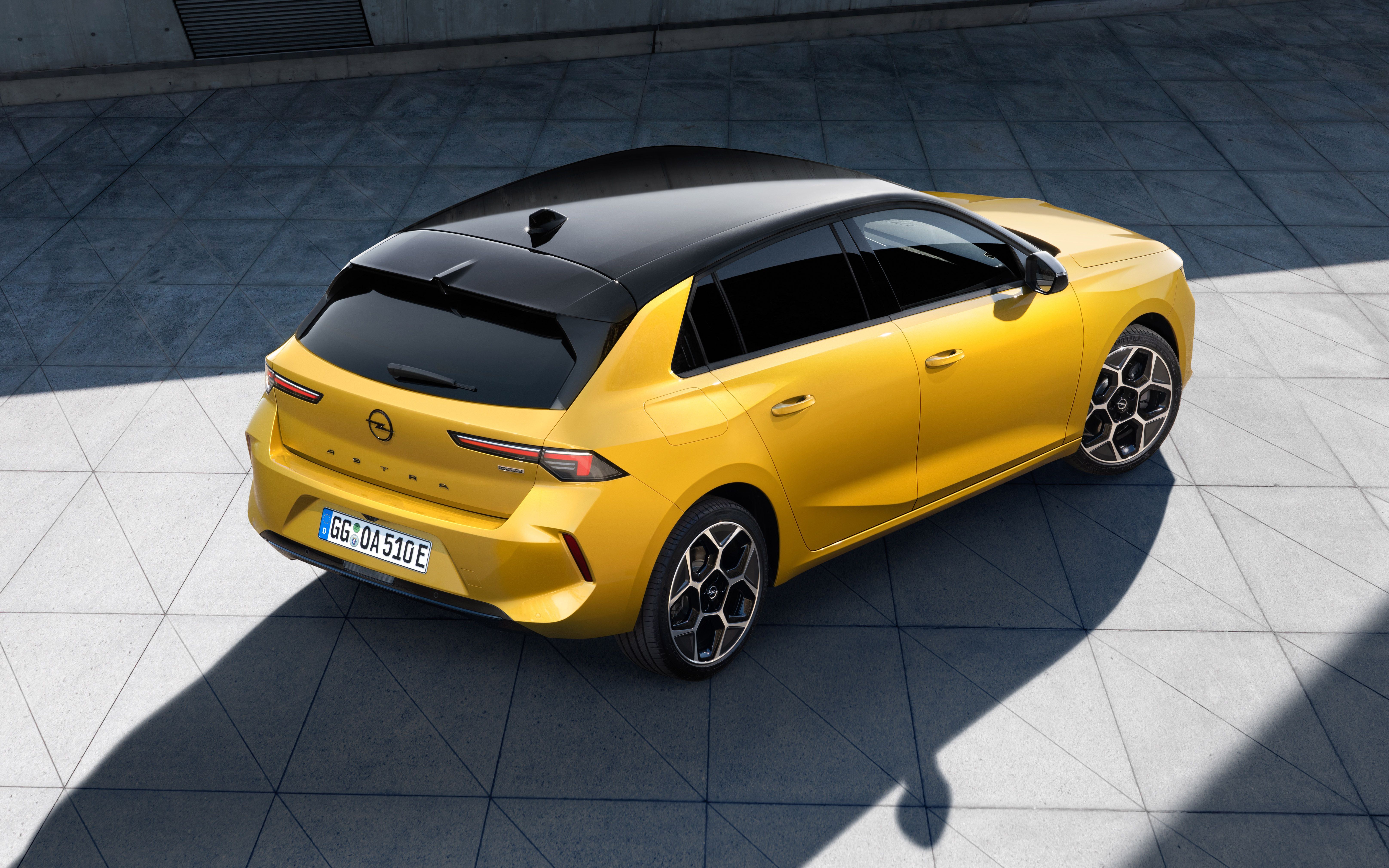 Opel Astra, Opel, Gelb, Schwarzes Dach, Vogelperspektive, 6K, Windows-Hintergrundbild