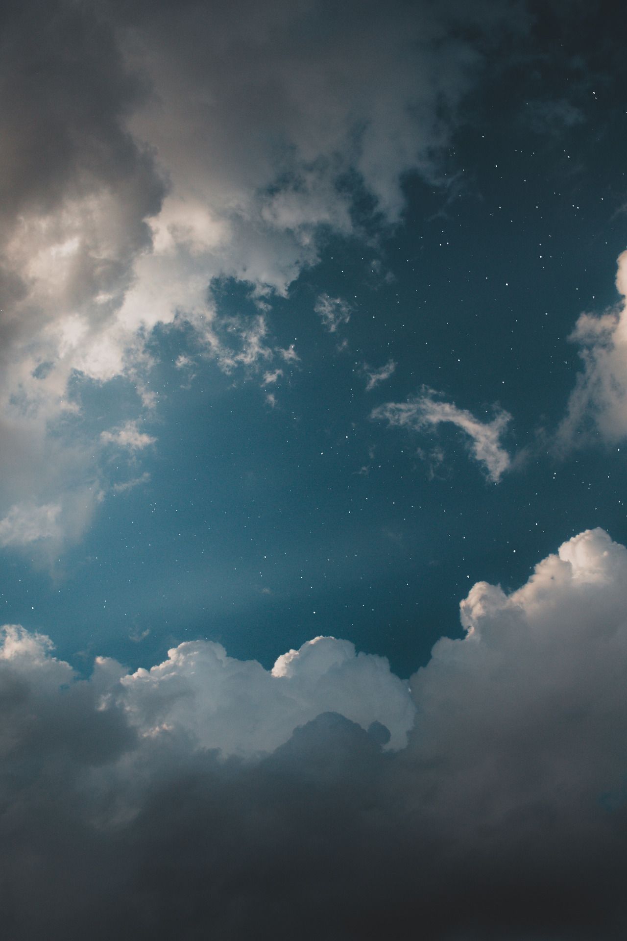 Dunkle Wolken, Wolkenloch, Dramatischer Himmel, Full HD, Handy-Hintergrund im Hochformat