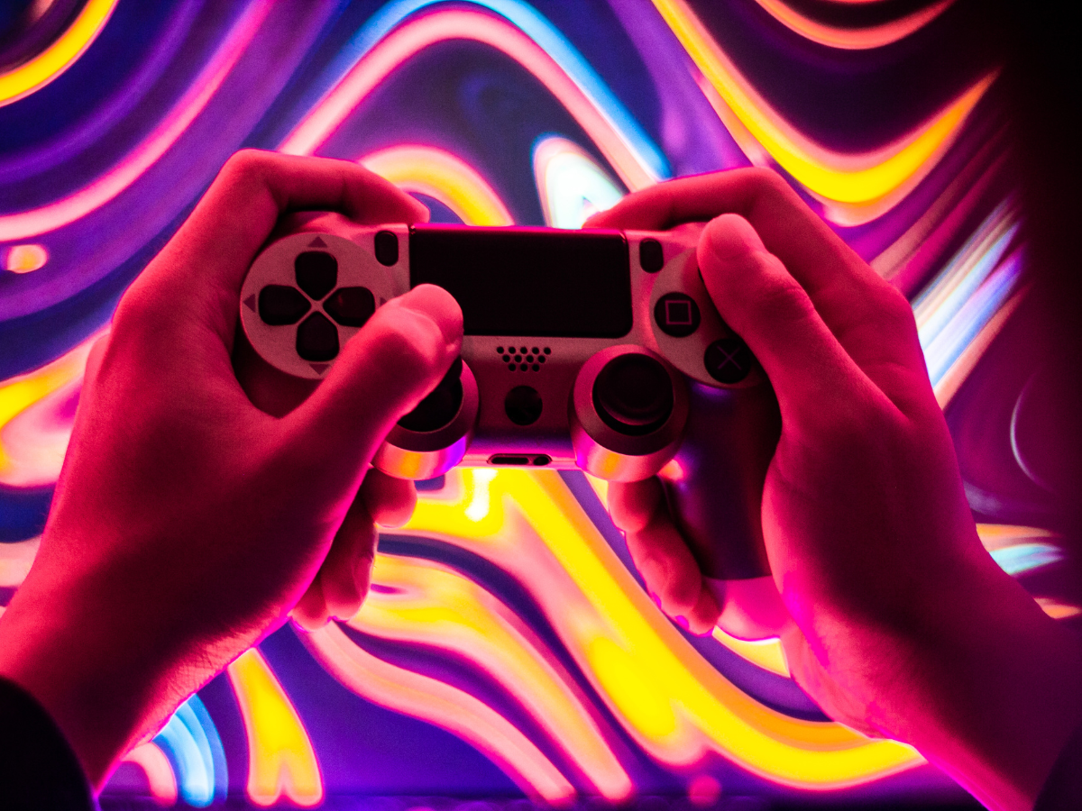 DualShock 4, Hände, Psychedelische Muster, Bunt, Gaming, Hintergrundbild fürs iPad