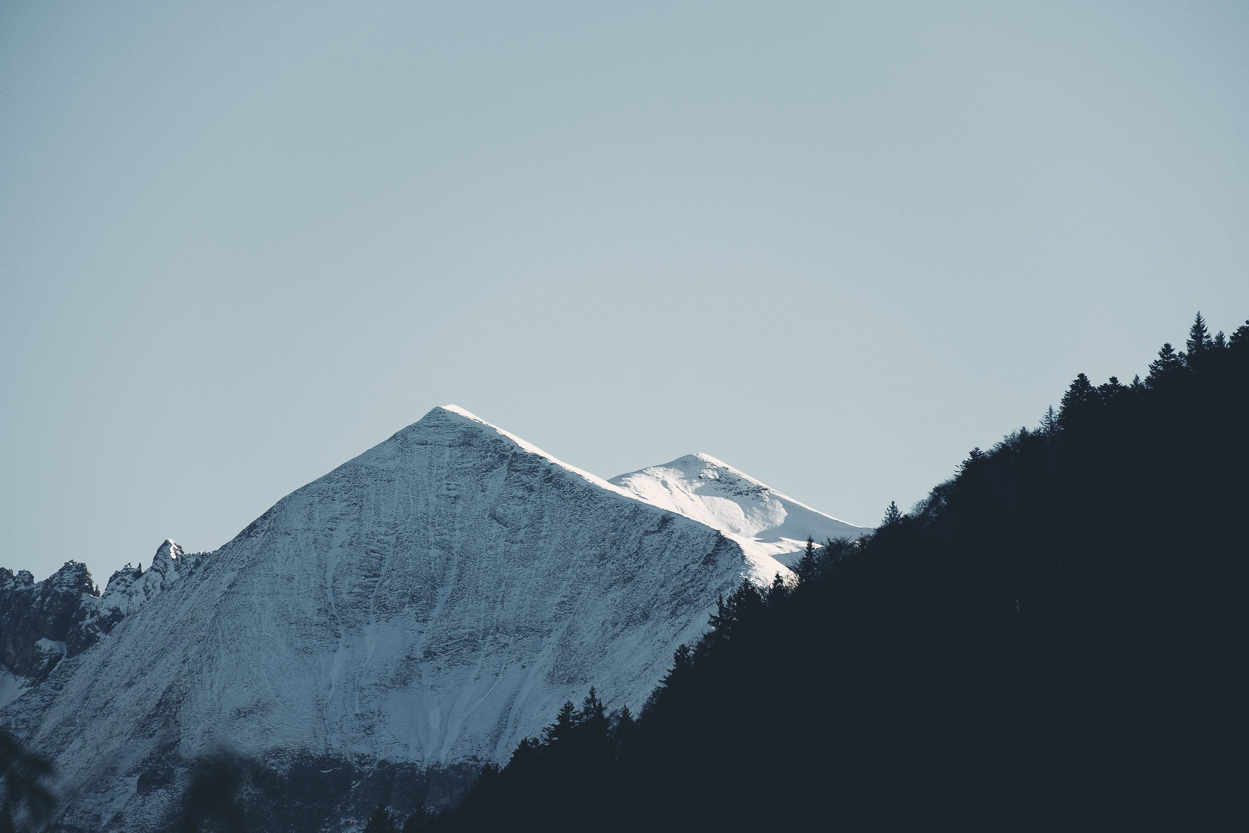 Schneegipfel, Bergsilhouette, Klarer Himmel, Minimalistisch, Full HD, Windows-Hintergrundbild