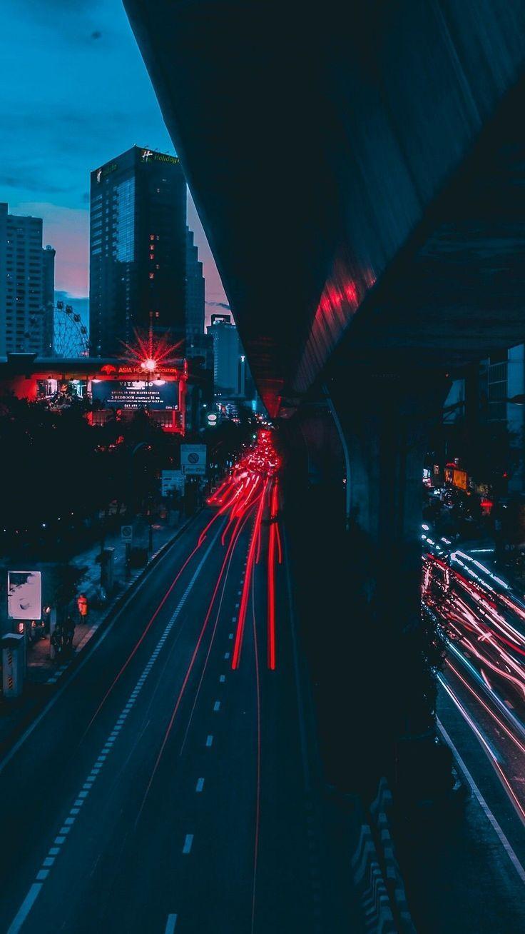 Stadt, Lichtspuren, Nacht, Hochhäuser, Rot, Hochformat, Hintergrundbild fürs Smartphone