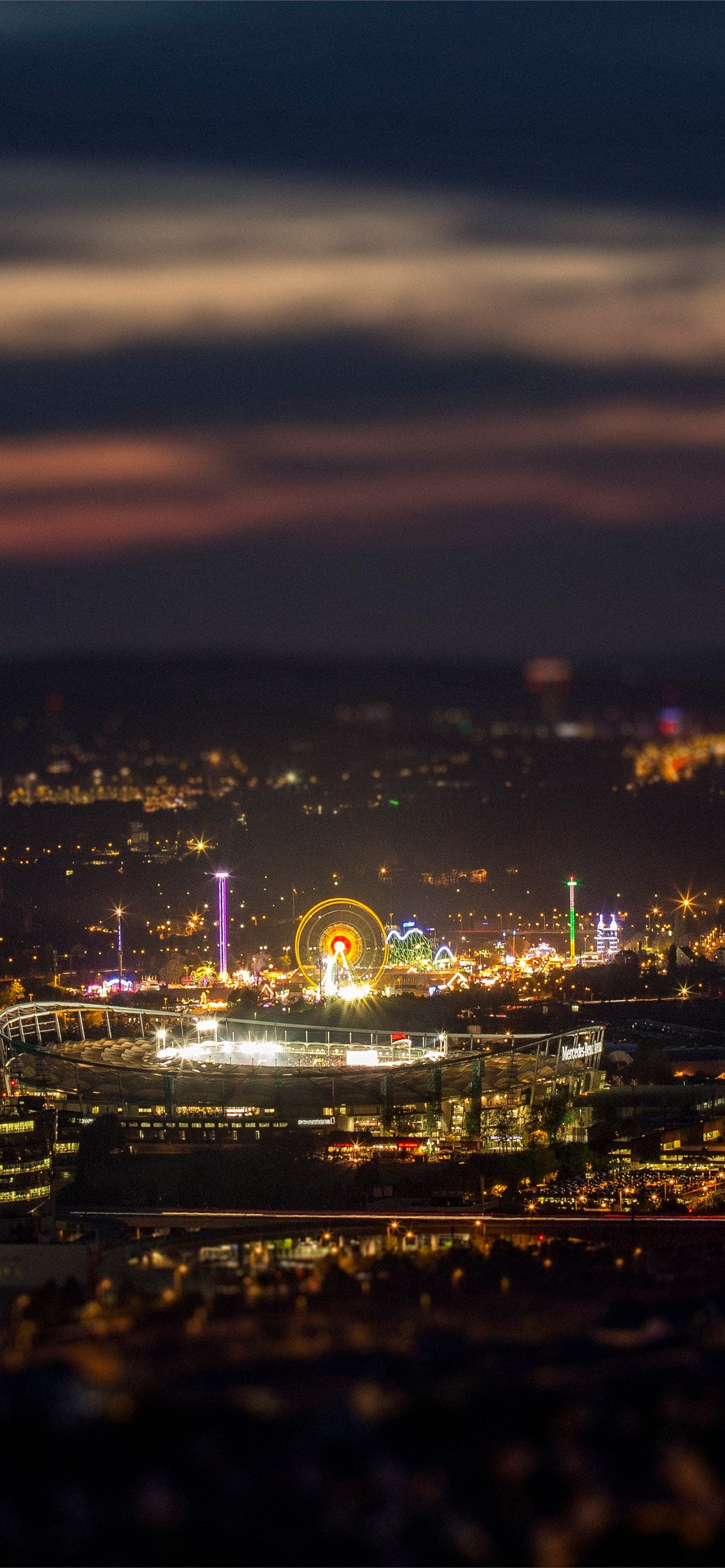 Stuttgart, Stadtlichter, Nacht, Skyline, Abendhimmel, Full HD, Handy-Hintergrund im Hochformat
