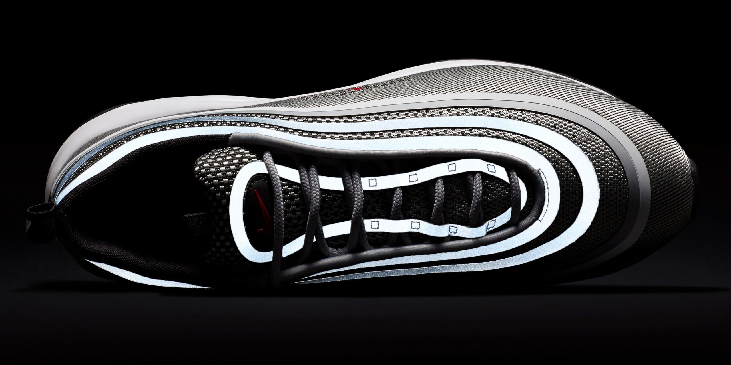 Nike Air Max 97, Sneaker, Silber, Schwarzer Hintergrund, 2K Wallpaper