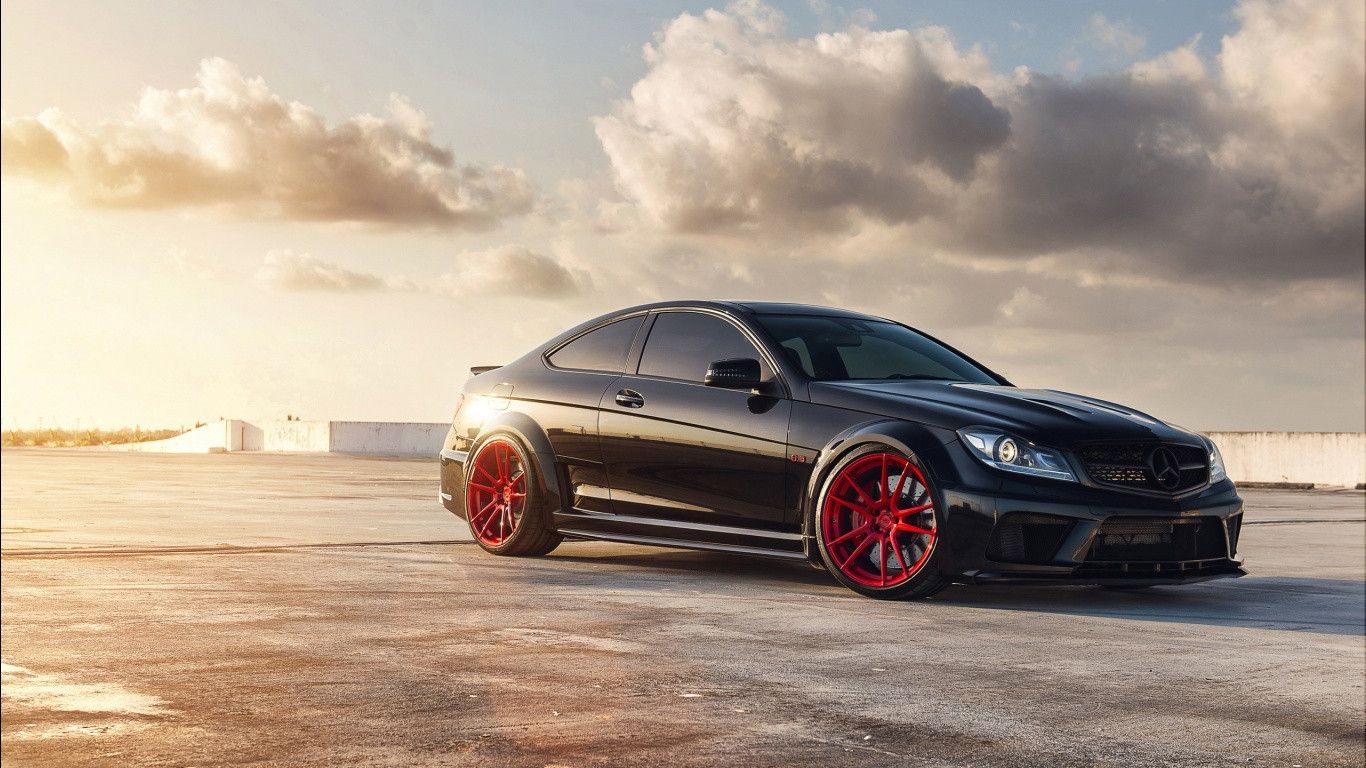 Mercedes-Benz C 63 AMG Black Series, Schwarz, Rote Felgen, Wolken, HD, Laptop-Hintergrundbild