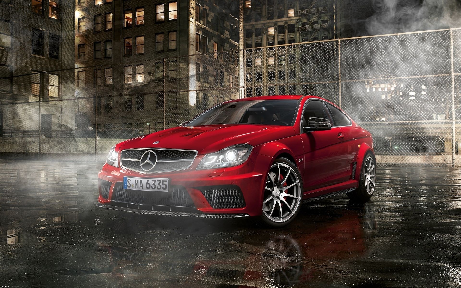 Mercedes-Benz C 63 AMG Black Series, Rot, Nässe, Rauch, Stadt, Full HD, Desktop-Hintergrund