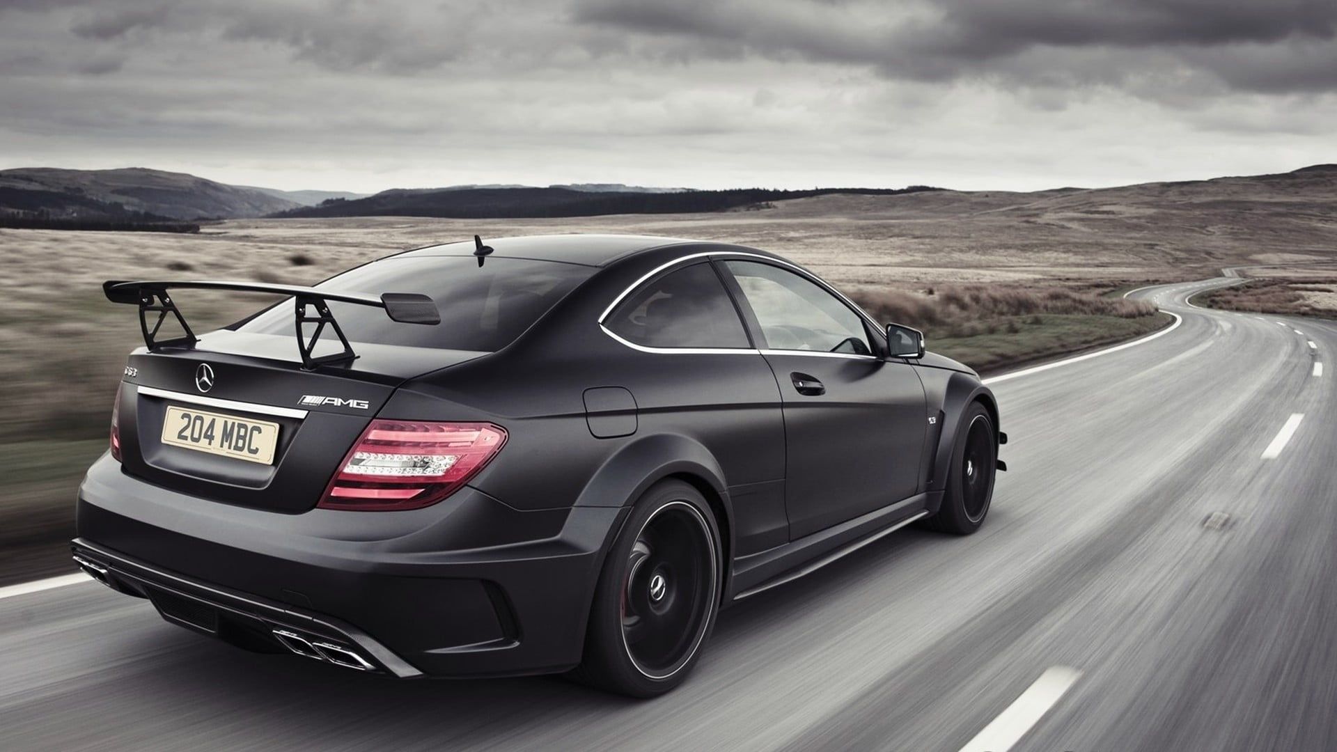 Mercedes-Benz C 63 AMG Black Series, Heckflügel, Schwarz, Landstraße, Full HD, PC-Hintergrundbild